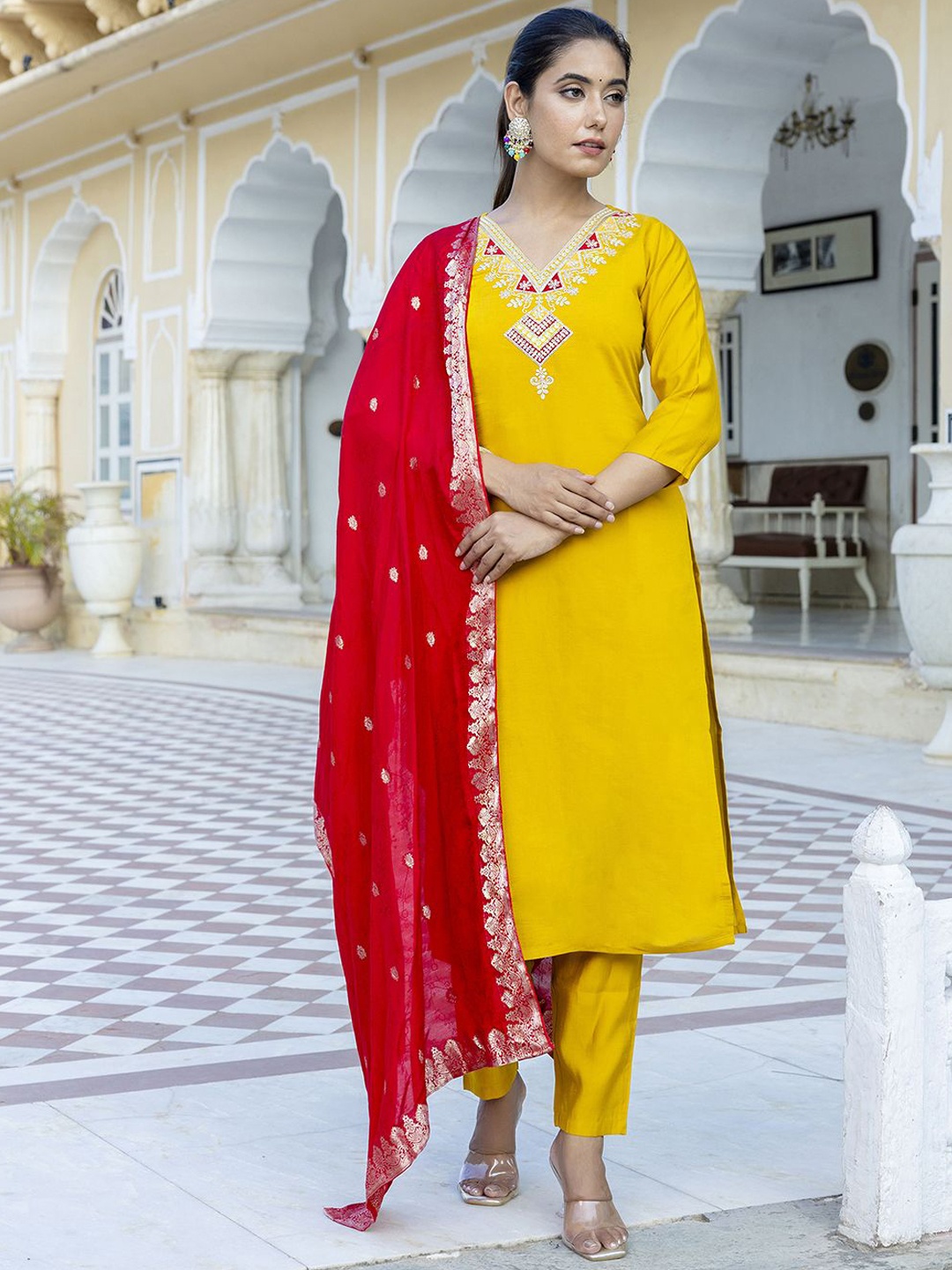 Navlik Women Embroidered Regular Chanderi Silk Kurta with Trousers & With Dupatta, Mustard
Navlik Women Embroidered Regular Chanderi Silk Kurta with Trousers & With Dupatta, Mustard