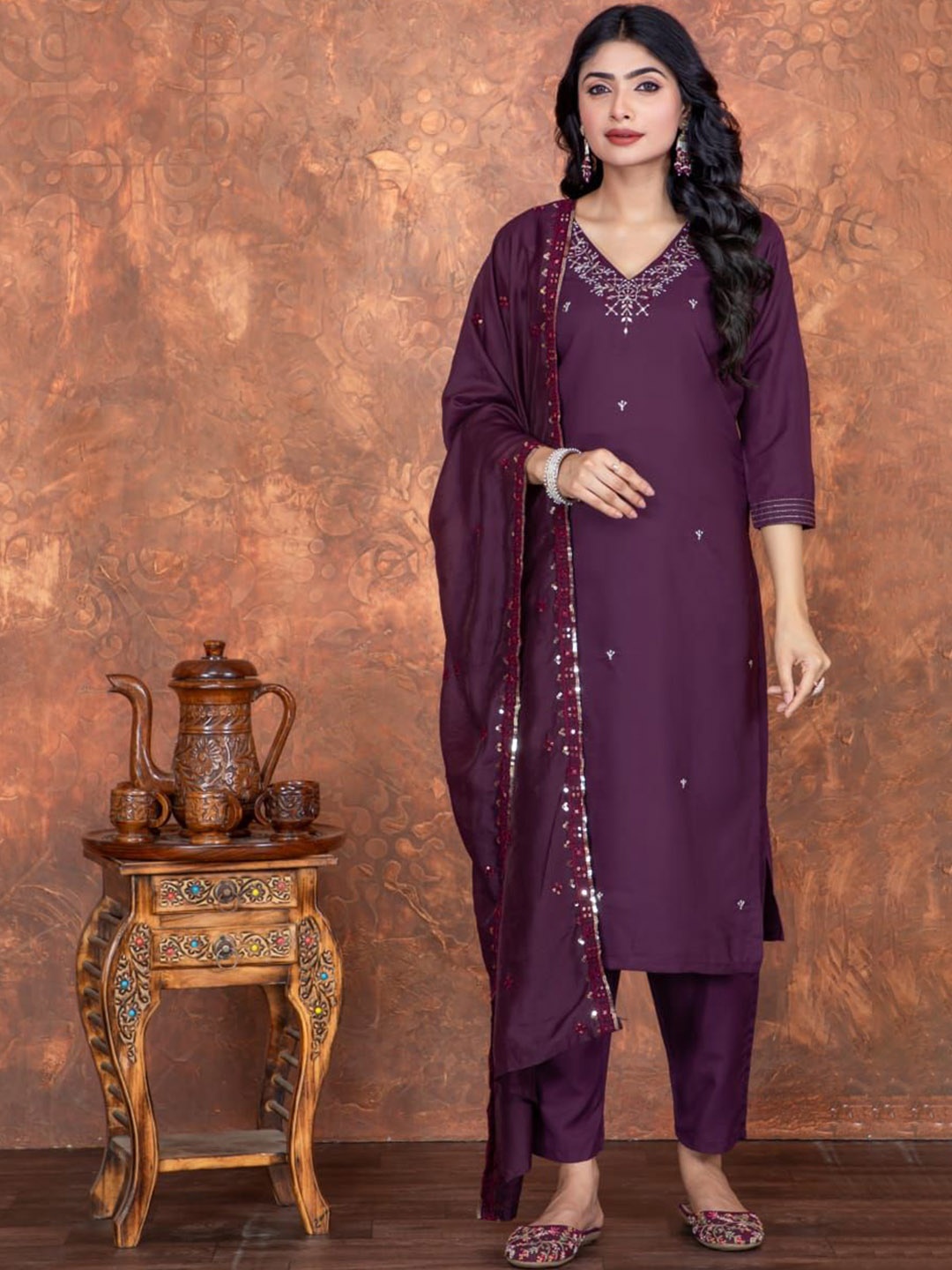 Anouk Women Floral Printed Regular Sequinned Chanderi Cotton Kurta with Trousers & With Dupatta, Purple
Anouk Women Floral Printed Regular Sequinned Chanderi Cotton Kurta with Trousers & With Dupatta, Purple