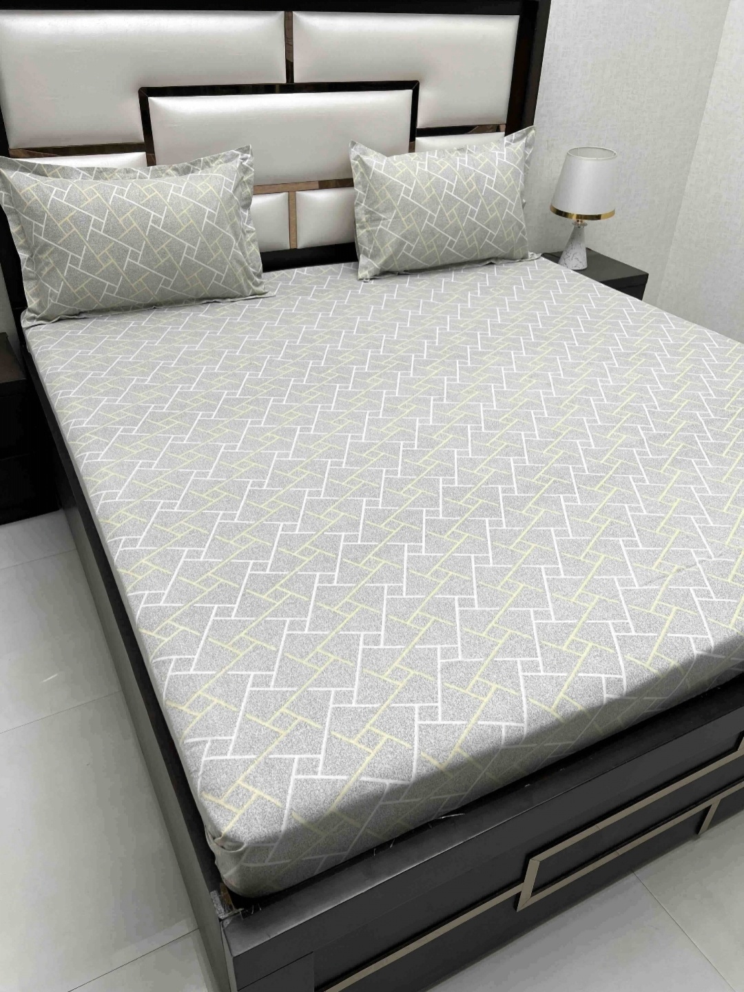 Pure Decor Passion Grey Printed Pure Cotton 230 TC Queen Bedsheet Set 2.26 m x 2.55 m
Pure Decor Passion Grey Printed Pure Cotton 230 TC Queen Bedsheet Set 2.26 m x 2.55 m