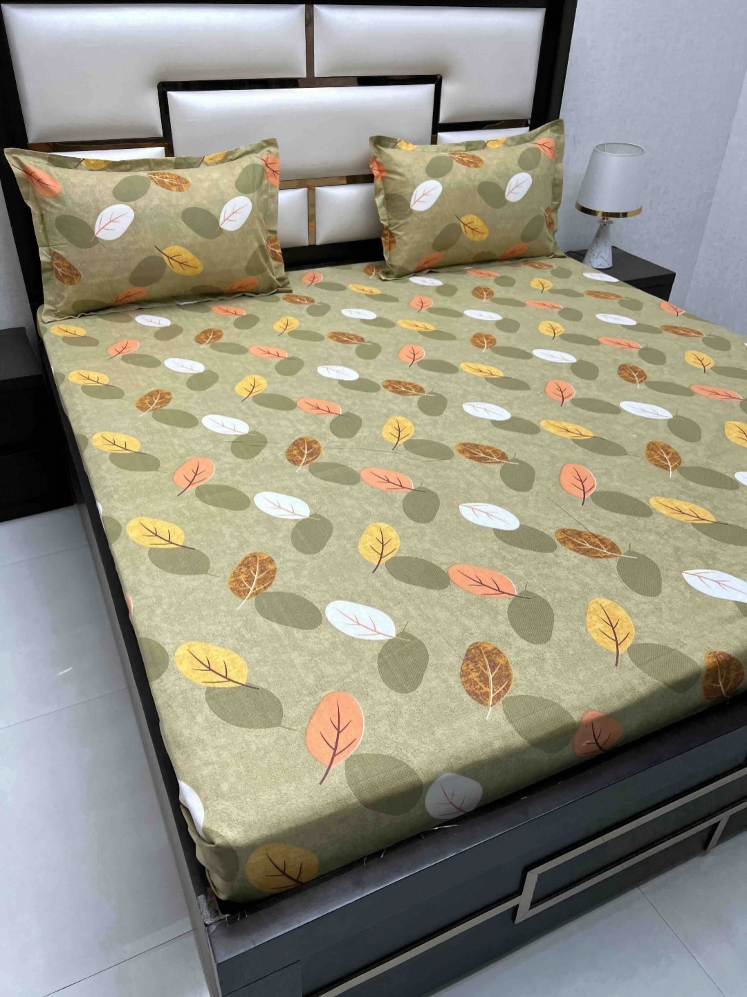 Pure Decor Green & White Floral Pure Cotton 210TC Queen Bedsheet Set 2.25 m x 2.55 m
Pure Decor Green & White Floral Pure Cotton 210TC Queen Bedsheet Set 2.25 m x 2.55 m