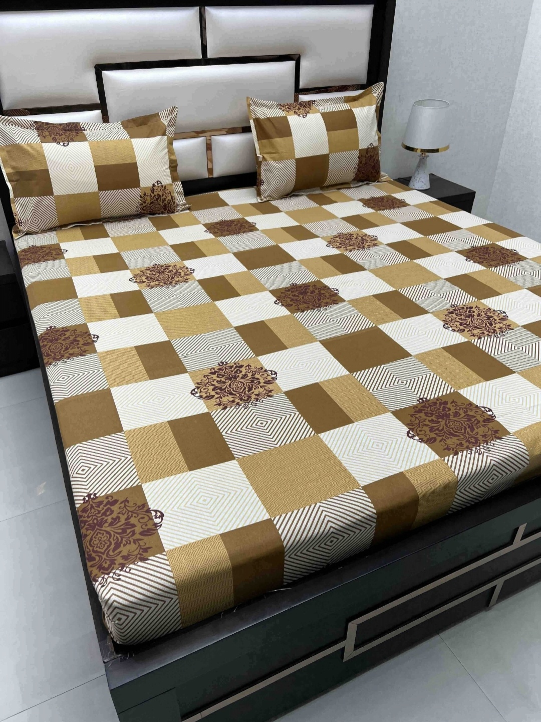 Pure Decor Passion Brown Printed Pure Cotton 350 TC Queen Bedsheet Set 2.25 m x 2.57 m
Pure Decor Passion Brown Printed Pure Cotton 350 TC Queen Bedsheet Set 2.25 m x 2.57 m