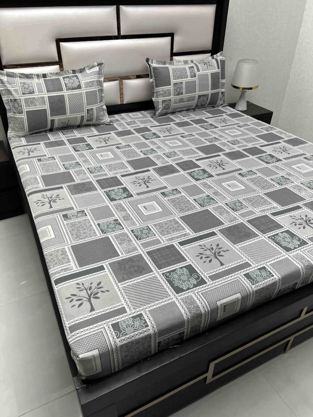 Pure Decor Passion Grey Printed Pure Cotton 330 TC Queen Bedsheet Set 2.28 m x 2.56 m
Pure Decor Passion Grey Printed Pure Cotton 330 TC Queen Bedsheet Set 2.28 m x 2.56 m
