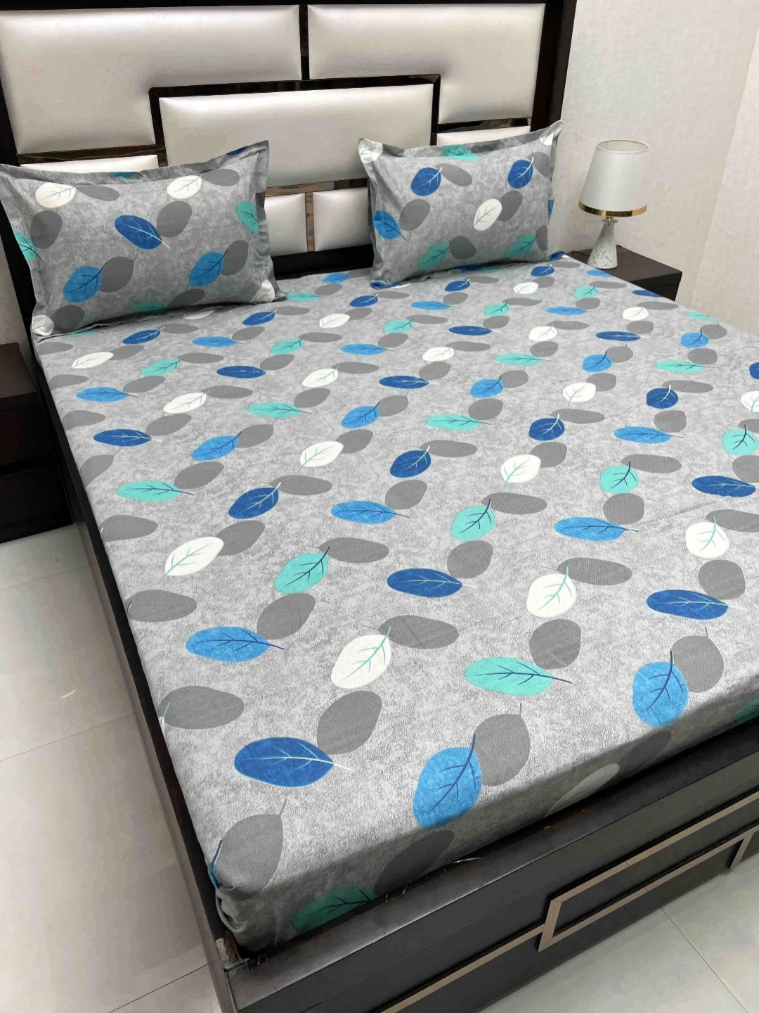 Pure Decor Passion Grey Printed Pure Cotton 210 TC Queen Bedsheet Set 2.25 m x 2.55 m
Pure Decor Passion Grey Printed Pure Cotton 210 TC Queen Bedsheet Set 2.25 m x 2.55 m
