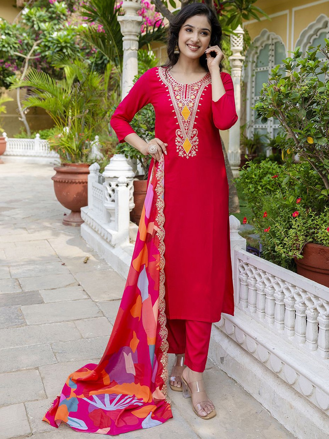 Navlik Women Floral Yoke Design Regular Thread Work Kurta with Trousers & With Dupatta, Red
Navlik Women Floral Yoke Design Regular Thread Work Kurta with Trousers & With Dupatta, Red