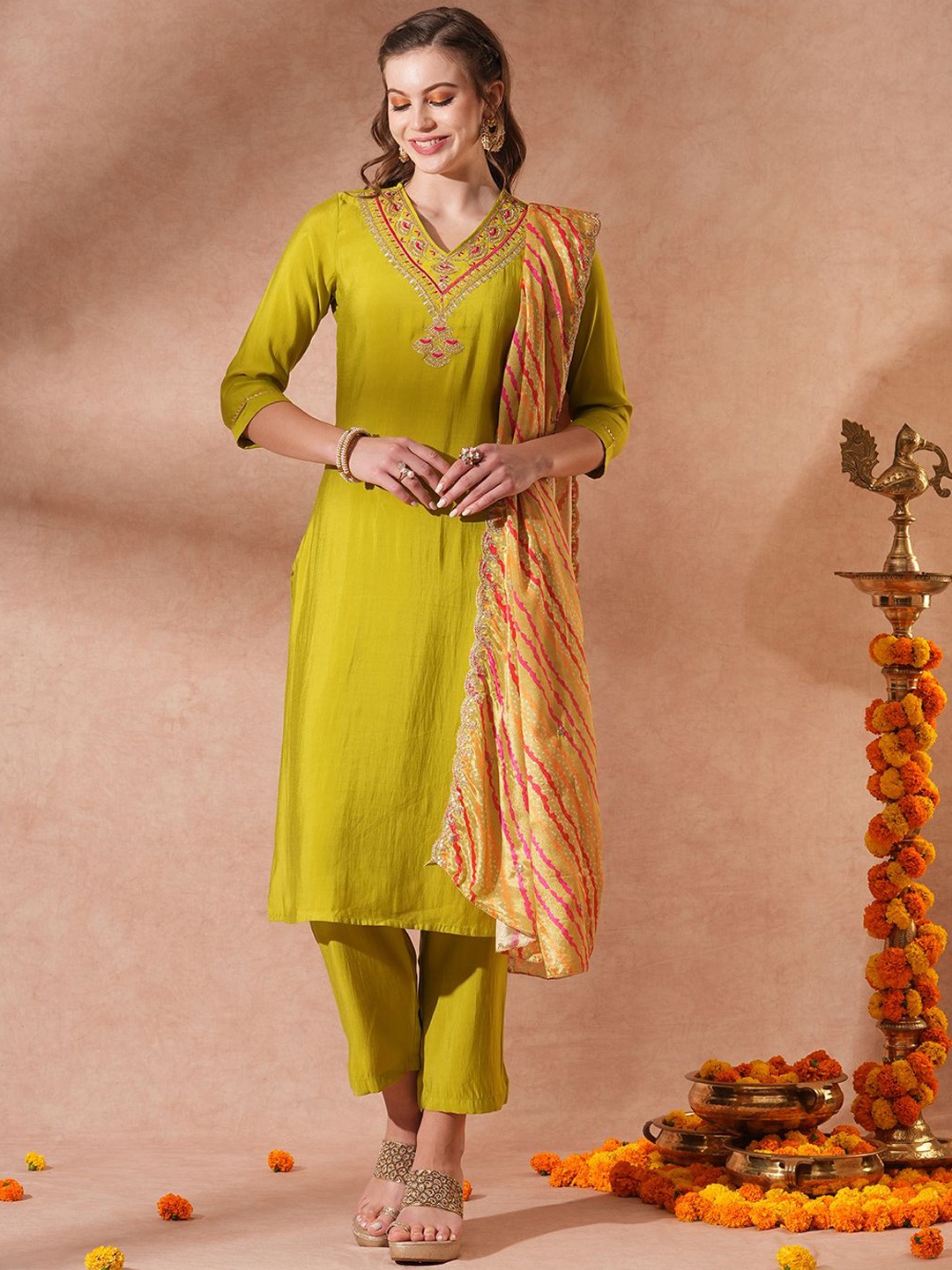 FASHOR Women Ethnic Motifs Embroidered Straight Kurta With Trousers & Dupatta, Lime green
FASHOR Women Ethnic Motifs Embroidered Straight Kurta With Trousers & Dupatta, Lime green