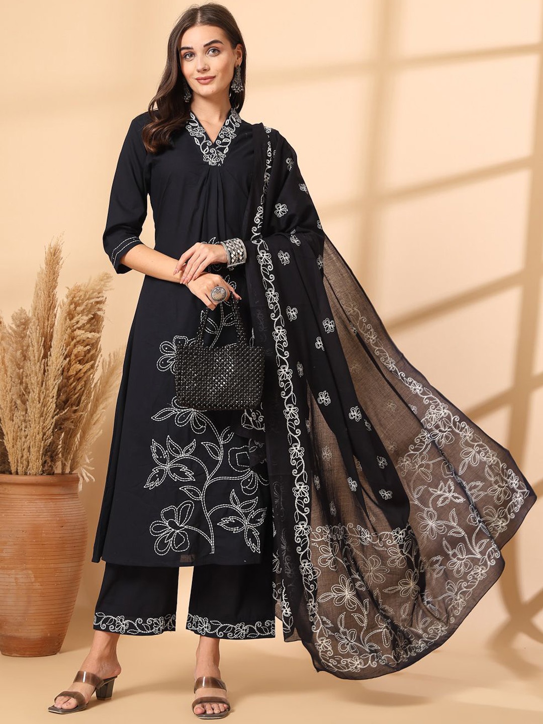 Shangri LA MS Designs Women Floral Embroidered Empire Sequinned Pure Cotton Kurta with Palazzos & With, Black
Shangri LA MS Designs Women Floral Embroidered Empire Sequinned Pure Cotton Kurta with Palazzos & With, Black