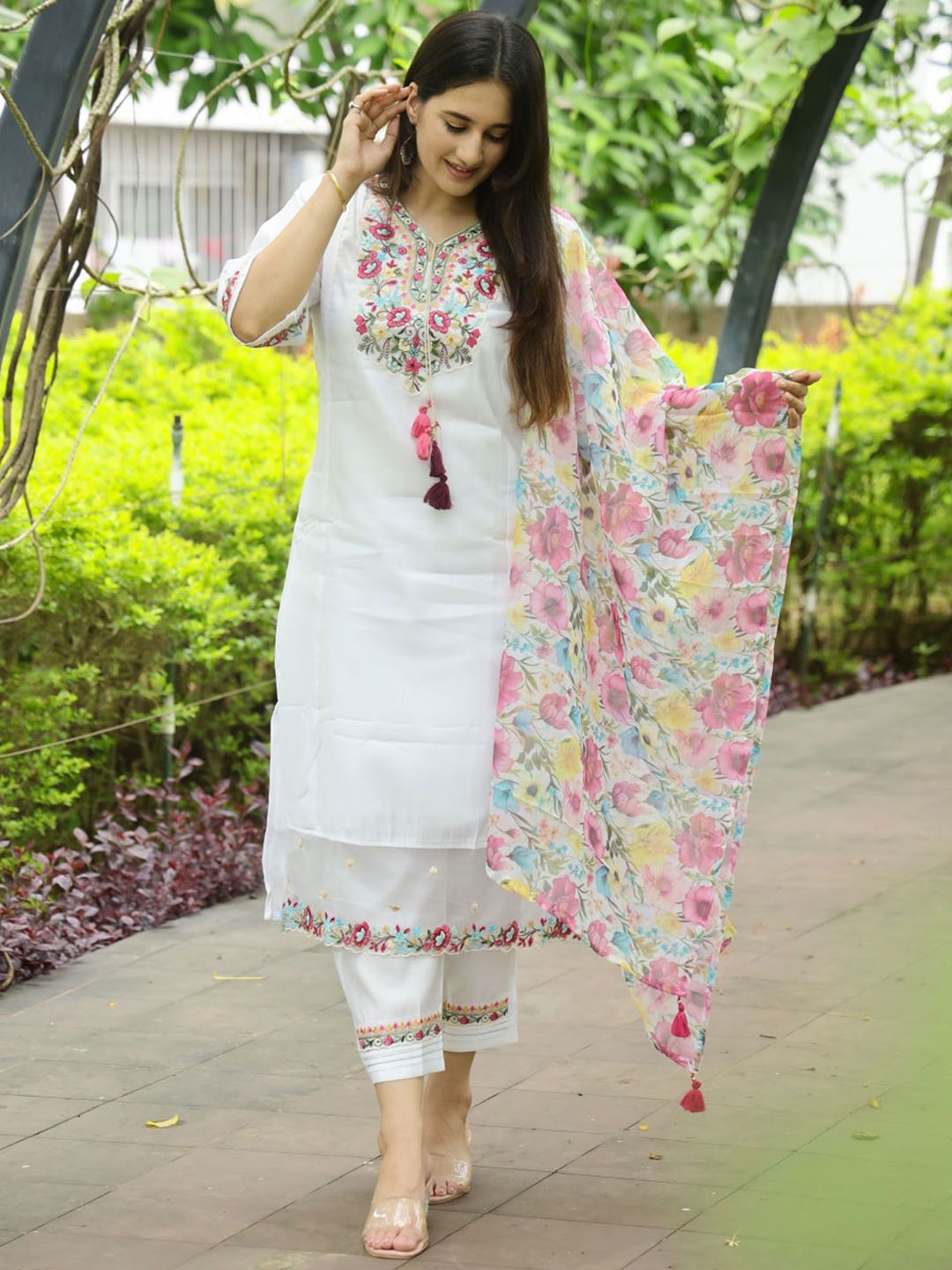 zinzraa Women Embroidered Regular Thread Work Chanderi Cotton Kurta with Trousers & With Dupatta, White
zinzraa Women Embroidered Regular Thread Work Chanderi Cotton Kurta with Trousers & With Dupatta, White