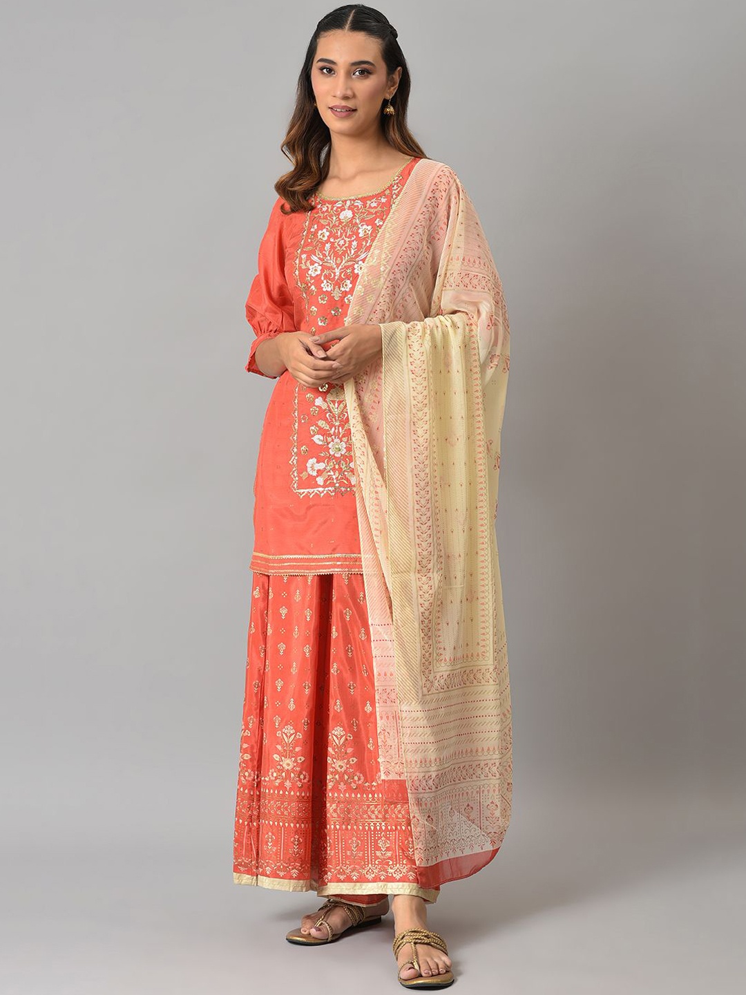 AURELIA Women Floral Embroidered Regular Thread Work Kurta with Palazzos & With Dupatta, Peach
AURELIA Women Floral Embroidered Regular Thread Work Kurta with Palazzos & With Dupatta, Peach