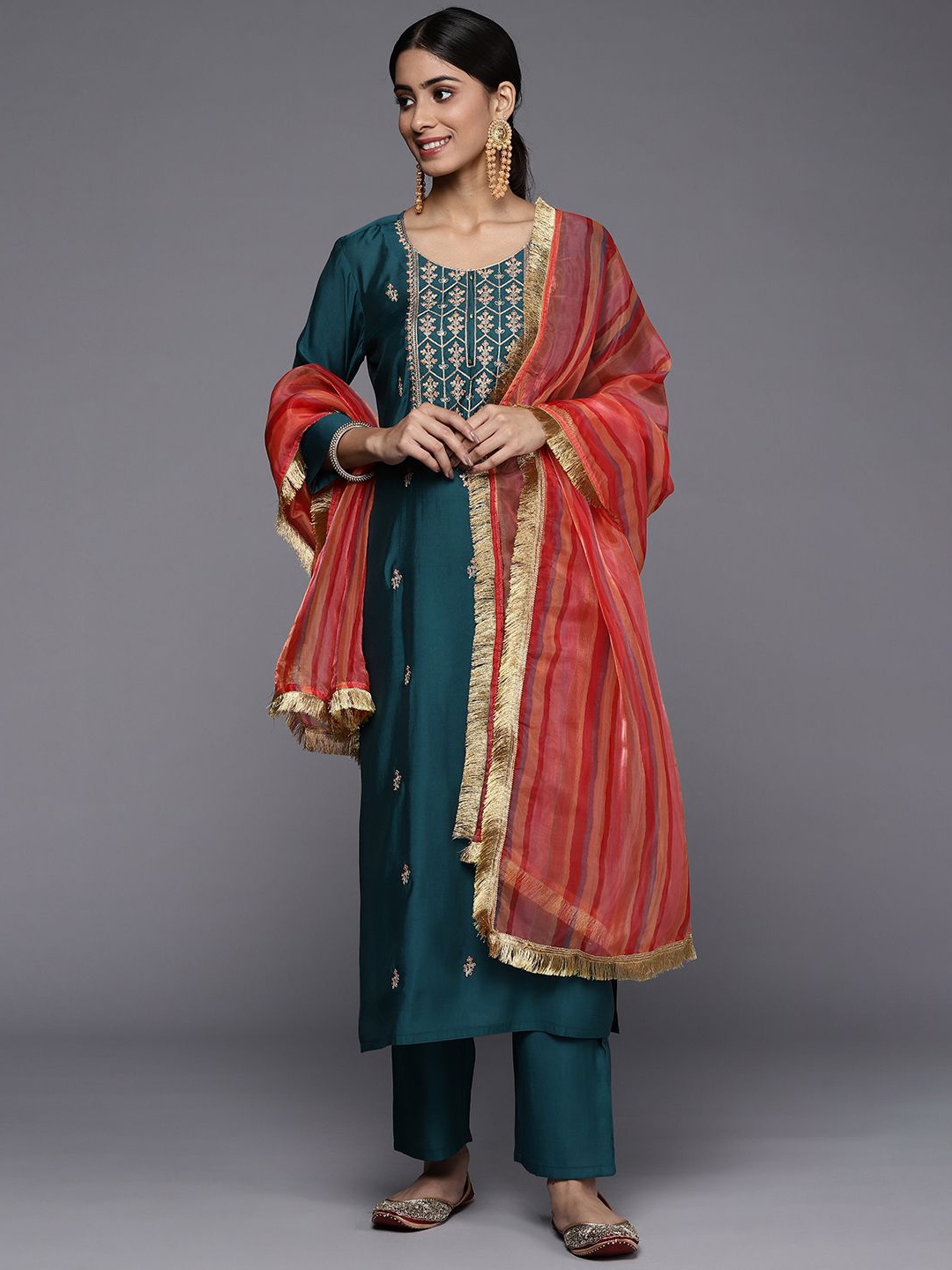 KALINI Women Ethnic Motifs Embroidered Regular Thread Work Kurta with Trousers & With Dupatta, Teal
KALINI Women Ethnic Motifs Embroidered Regular Thread Work Kurta with Trousers & With Dupatta, Teal