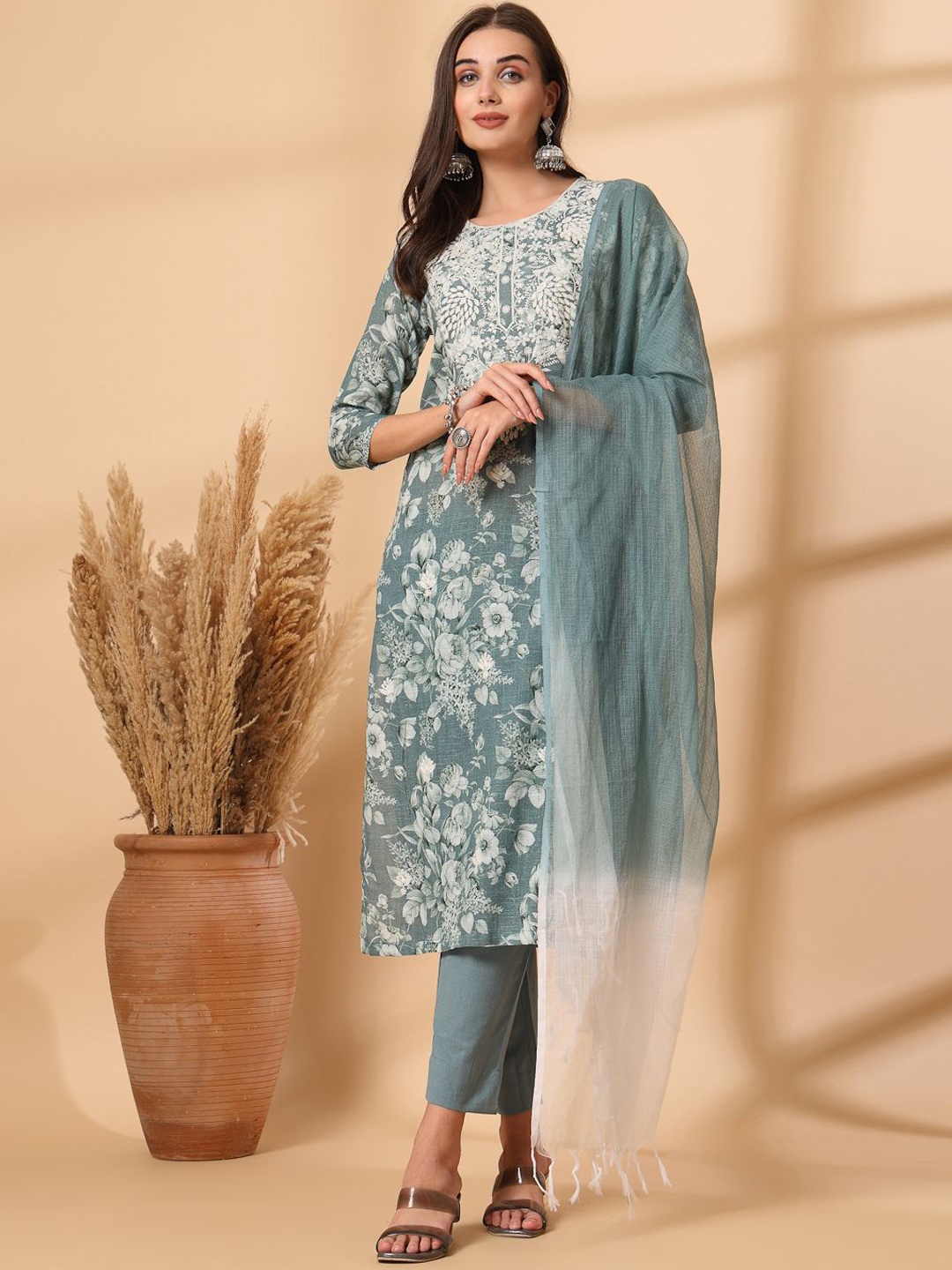 Shangri LA MS Designs Women Floral Printed Regular Chikankari Pure Cotton Kurta with Trousers & With Dupatta, Grey
Shangri LA MS Designs Women Floral Printed Regular Chikankari Pure Cotton Kurta with Trousers & With Dupatta, Grey