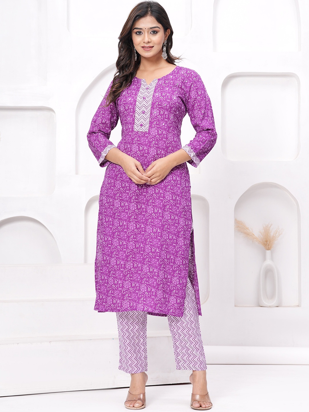 Mugdha Silk Sarees Women Ethnic Motifs Printed Regular Kantha Work Kurta with Pyjamas, Purple
Mugdha Silk Sarees Women Ethnic Motifs Printed Regular Kantha Work Kurta with Pyjamas, Purple
