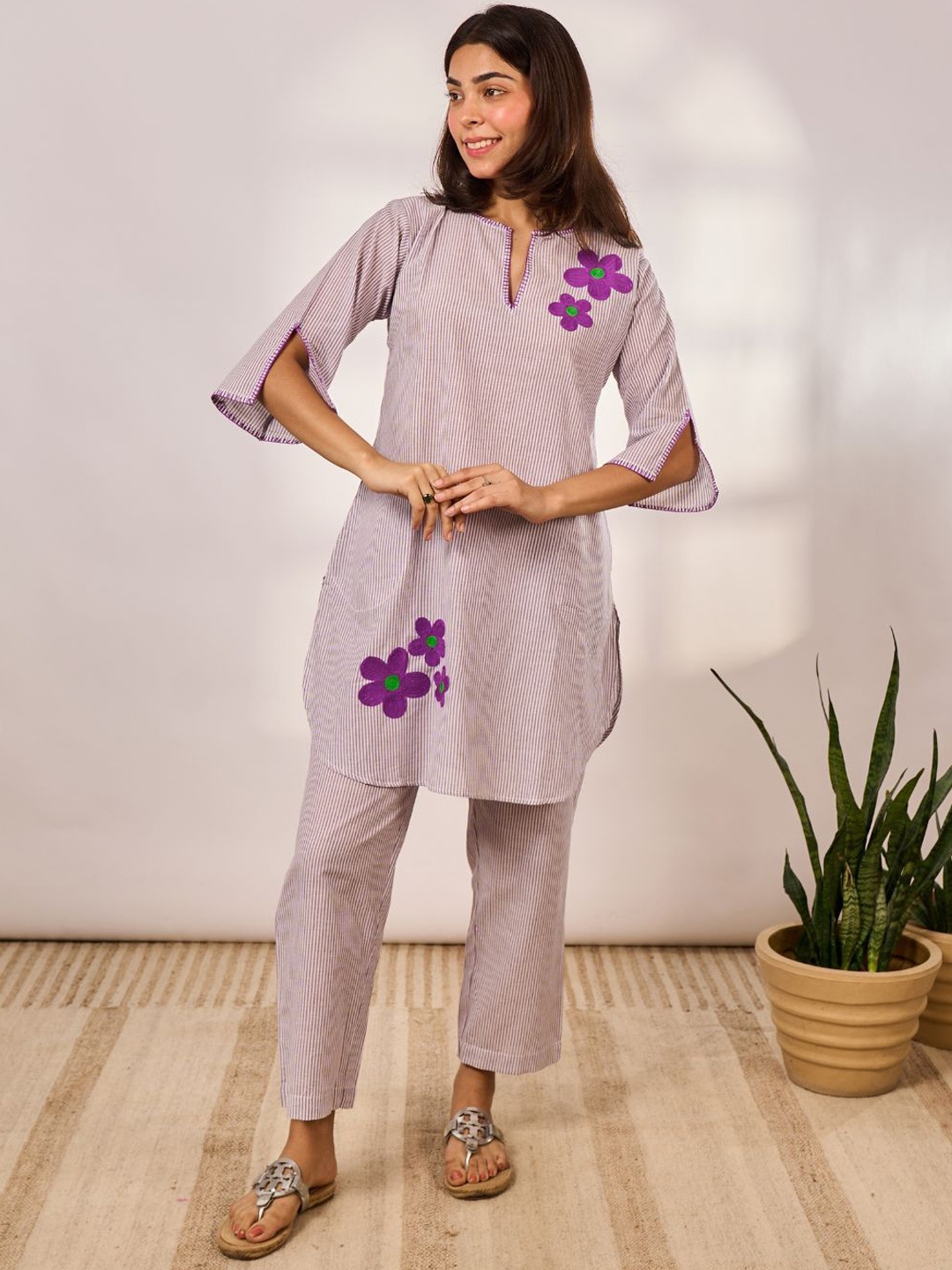 Minimul Women Embroidered Regular Thread Work Pure Cotton Kurta with Trousers, Purple
Minimul Women Embroidered Regular Thread Work Pure Cotton Kurta with Trousers, Purple