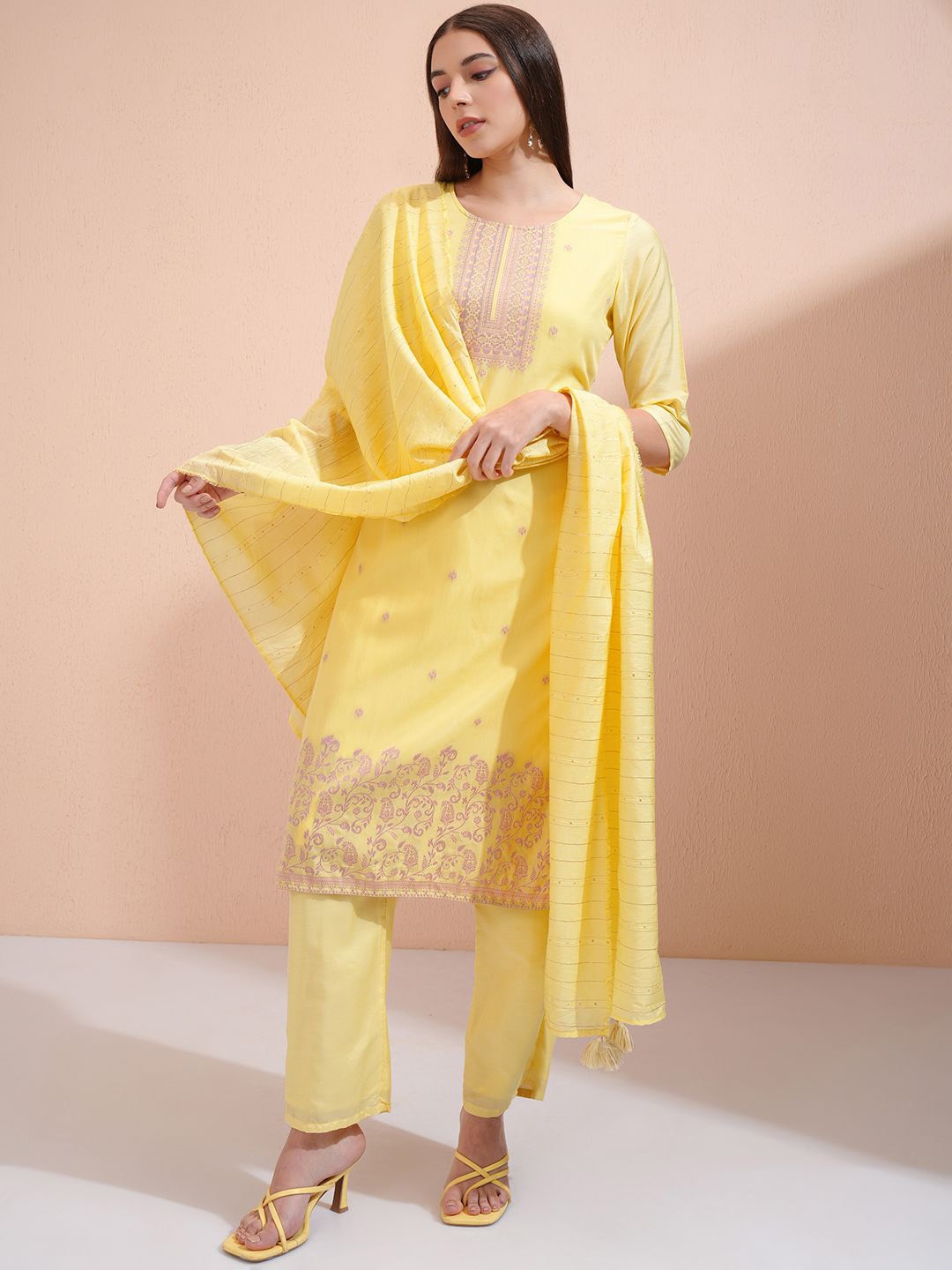 Vishudh Women Ethnic Motifs Embroidered Regular Thread Work Kurta with Trousers & With Dupatta, Yellow
Vishudh Women Ethnic Motifs Embroidered Regular Thread Work Kurta with Trousers & With Dupatta, Yellow