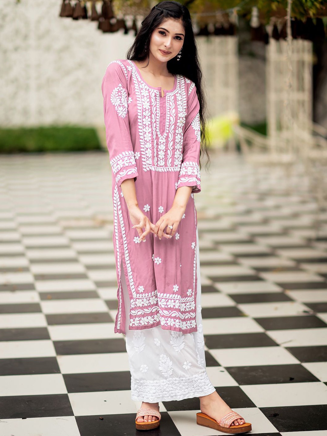The Chikan Label Women Ethnic Motifs Embroidered Chikankari Floral Handloom Kurta, Rose gold
The Chikan Label Women Ethnic Motifs Embroidered Chikankari Floral Handloom Kurta, Rose gold