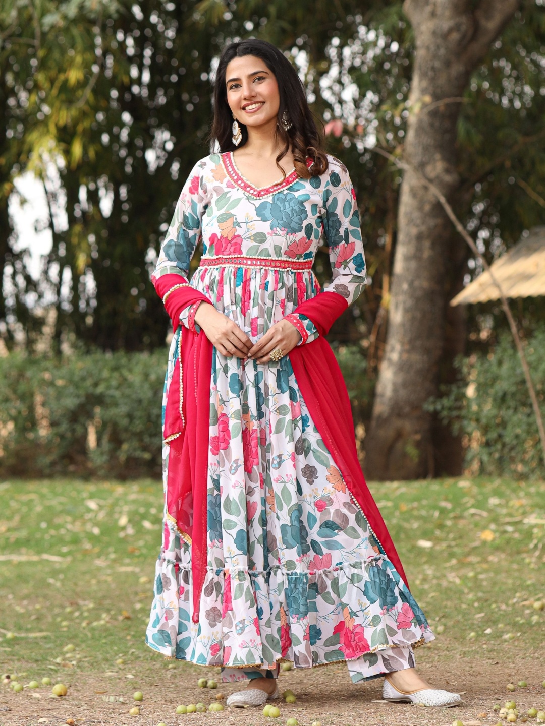 ASHEERA Women Floral Printed Regular Gotta Patti Kurta with Trousers & With Dupatta, White
ASHEERA Women Floral Printed Regular Gotta Patti Kurta with Trousers & With Dupatta, White