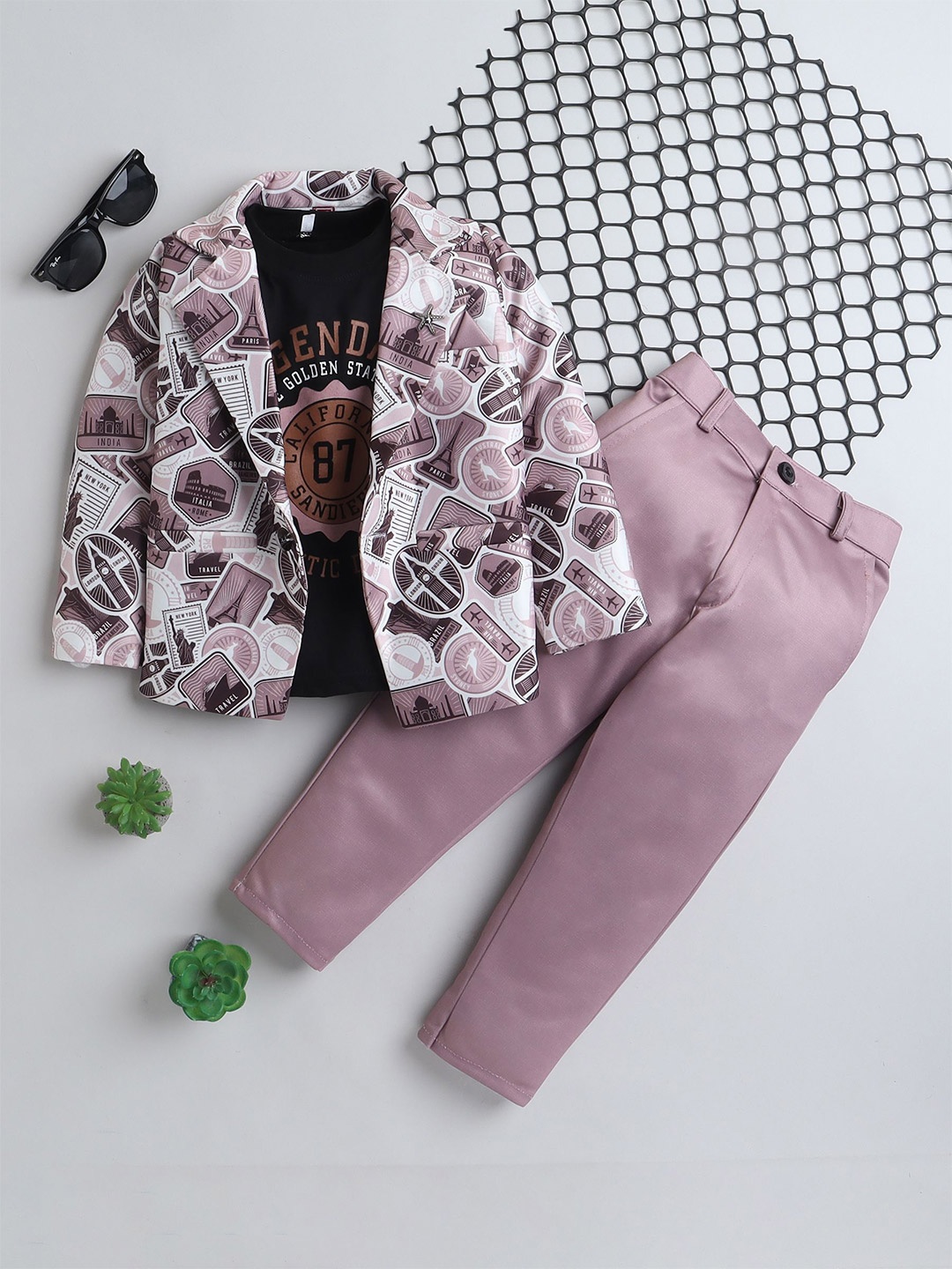 BAESD Boys Notched Lapel Collar Single-Breasted Blazer with Trouser & T-Shirt 3-piece Suit, Pink
BAESD Boys Notched Lapel Collar Single-Breasted Blazer with Trouser & T-Shirt 3-piece Suit, Pink