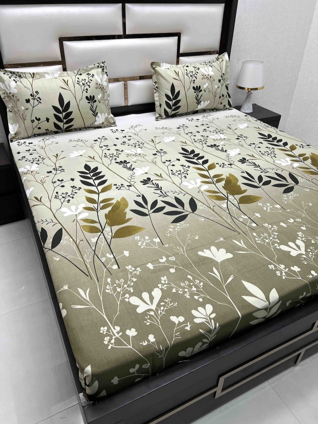 Pure Decor Passion Fur Green Printed 350 TC Pure Cotton Queen Bedsheet Set 2.25 m x 2.57 m
Pure Decor Passion Fur Green Printed 350 TC Pure Cotton Queen Bedsheet Set 2.25 m x 2.57 m