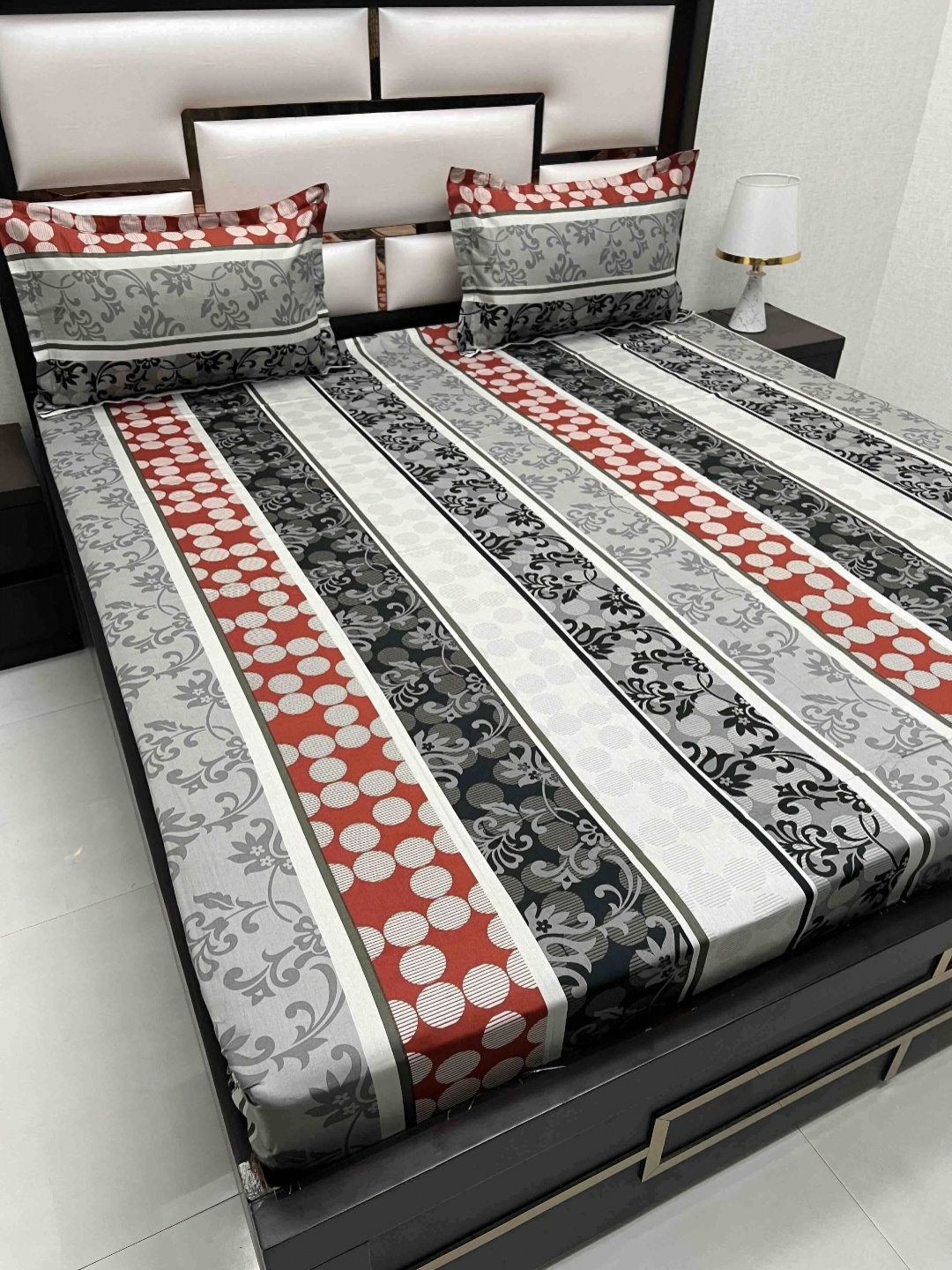 Pure Decor Passion Fur Black Printed 330 TC Pure Cotton Queen Bedsheet Set 2.28 m x 2.56 m
Pure Decor Passion Fur Black Printed 330 TC Pure Cotton Queen Bedsheet Set 2.28 m x 2.56 m