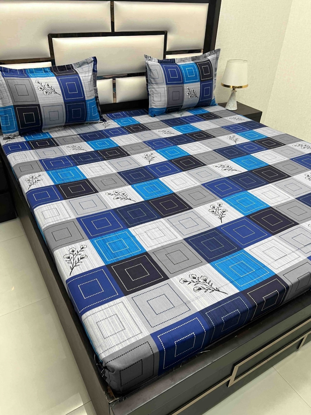 Pure Decor Passion Fur Blue Printed 260 TC Pure Cotton Queen Bedsheet Set 2.27 m x 2.56 m
Pure Decor Passion Fur Blue Printed 260 TC Pure Cotton Queen Bedsheet Set 2.27 m x 2.56 m