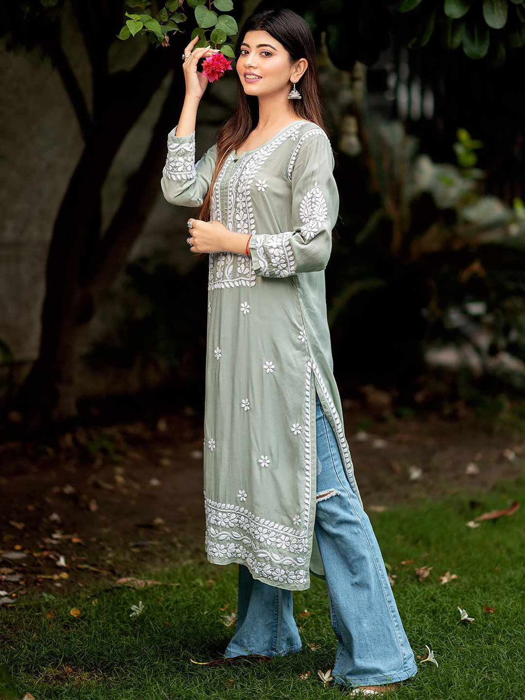 The Chikan Label Women Ethnic Motifs Embroidered Chikankari Floral Handloom Kurta, Green
The Chikan Label Women Ethnic Motifs Embroidered Chikankari Floral Handloom Kurta, Green