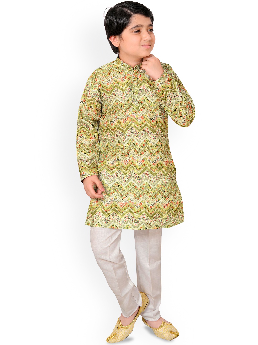 Little Needle Boys Ethnic Motifs Printed Regular Chikankari Kurta with Trousers, Green
Little Needle Boys Ethnic Motifs Printed Regular Chikankari Kurta with Trousers, Green