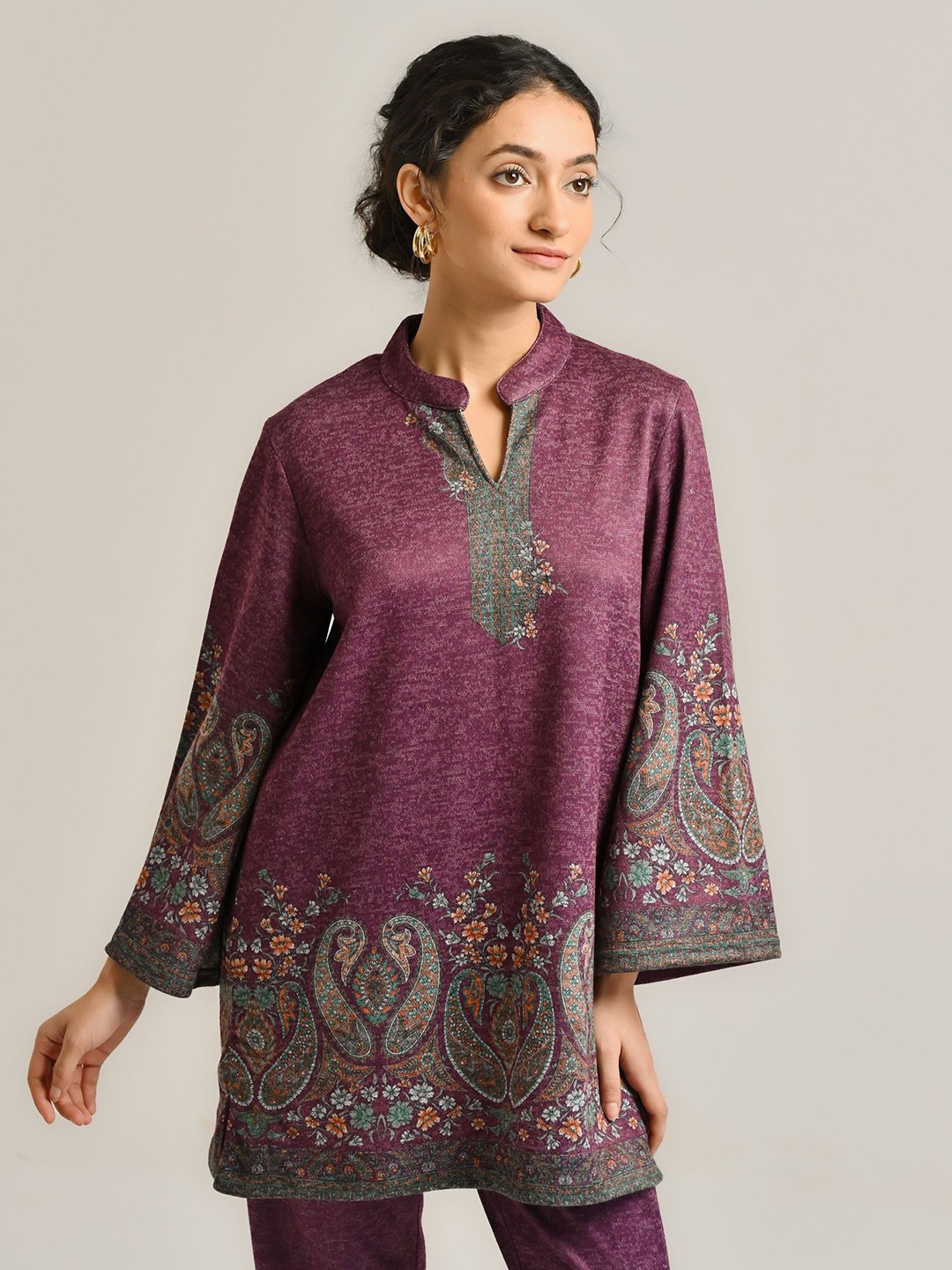Rustorange Kashmiri Floral Printed Mandrain Collar Woollen A Line Kurta, Purple
Rustorange Kashmiri Floral Printed Mandrain Collar Woollen A Line Kurta, Purple