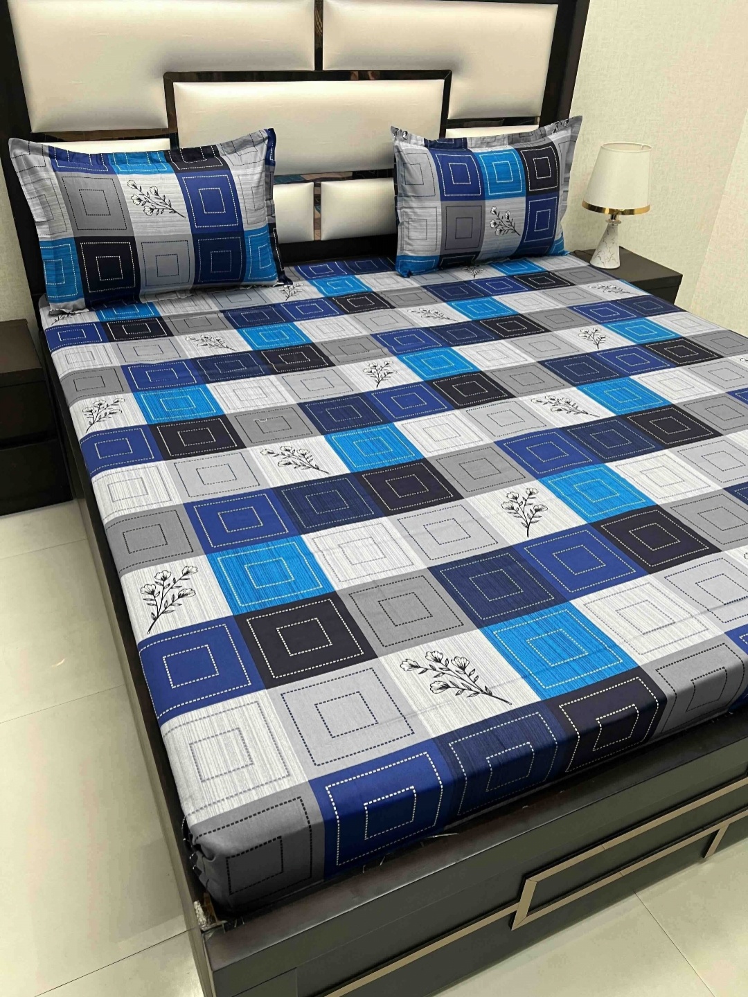 Pure Decor Blue & Blue Floral 220 TC Pure Cotton Queen Bedsheet Set 2.26 m x 2.54 m
Pure Decor Blue & Blue Floral 220 TC Pure Cotton Queen Bedsheet Set 2.26 m x 2.54 m
