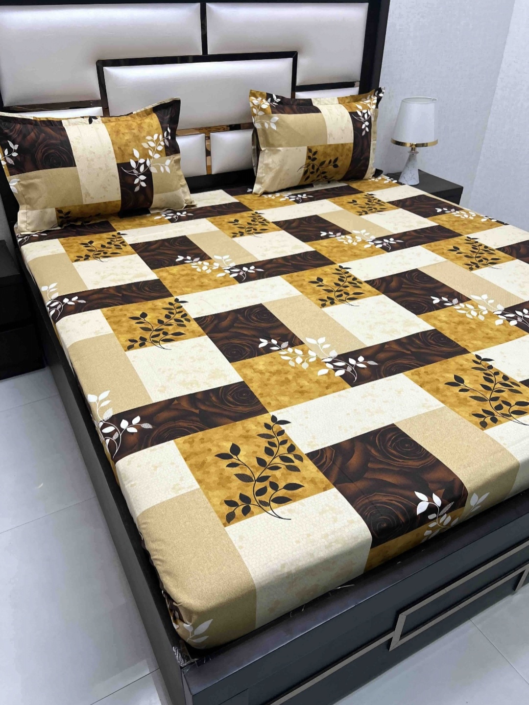 Pure Decor Green & Brown 230 TC Pure Cotton Floral Queen Bedsheet Set 2.26 m x 2.55 m
Pure Decor Green & Brown 230 TC Pure Cotton Floral Queen Bedsheet Set 2.26 m x 2.55 m