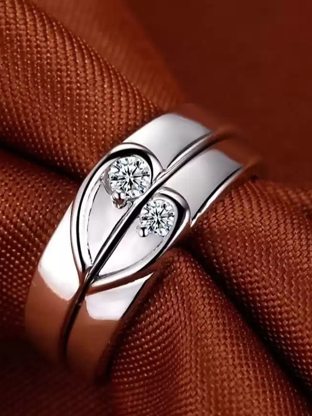 Lila Unisex Set Of 2 Stainless Steel Crystal-Studded Heart Couple Adjustable Finger Rings, Silver
Lila Unisex Set Of 2 Stainless Steel Crystal-Studded Heart Couple Adjustable Finger Rings, Silver