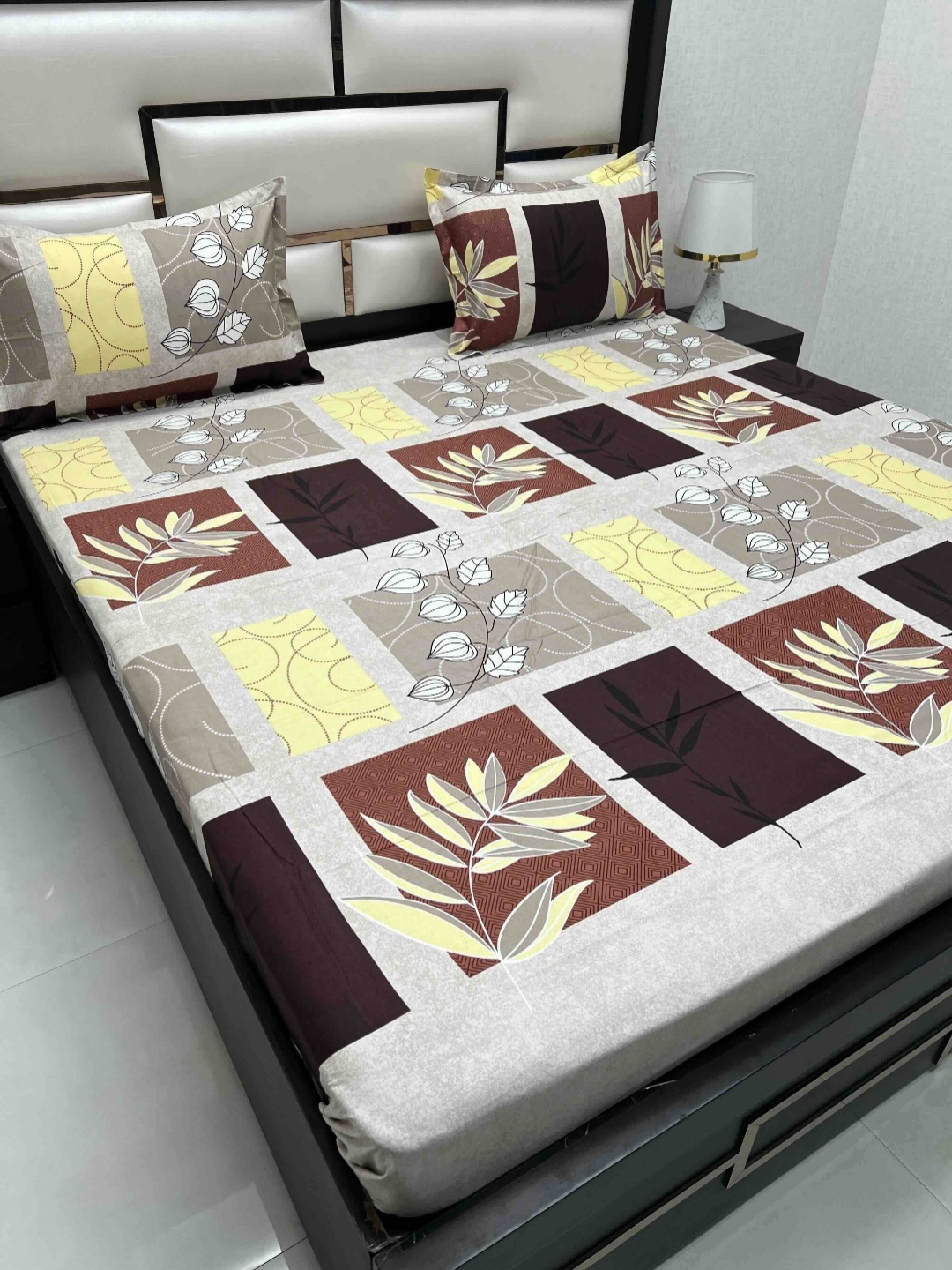 Pure Decor Grey & Brown Floral 260 TC Pure Cotton Queen Bedsheet Set 2.27 m x 2.56 m
Pure Decor Grey & Brown Floral 260 TC Pure Cotton Queen Bedsheet Set 2.27 m x 2.56 m