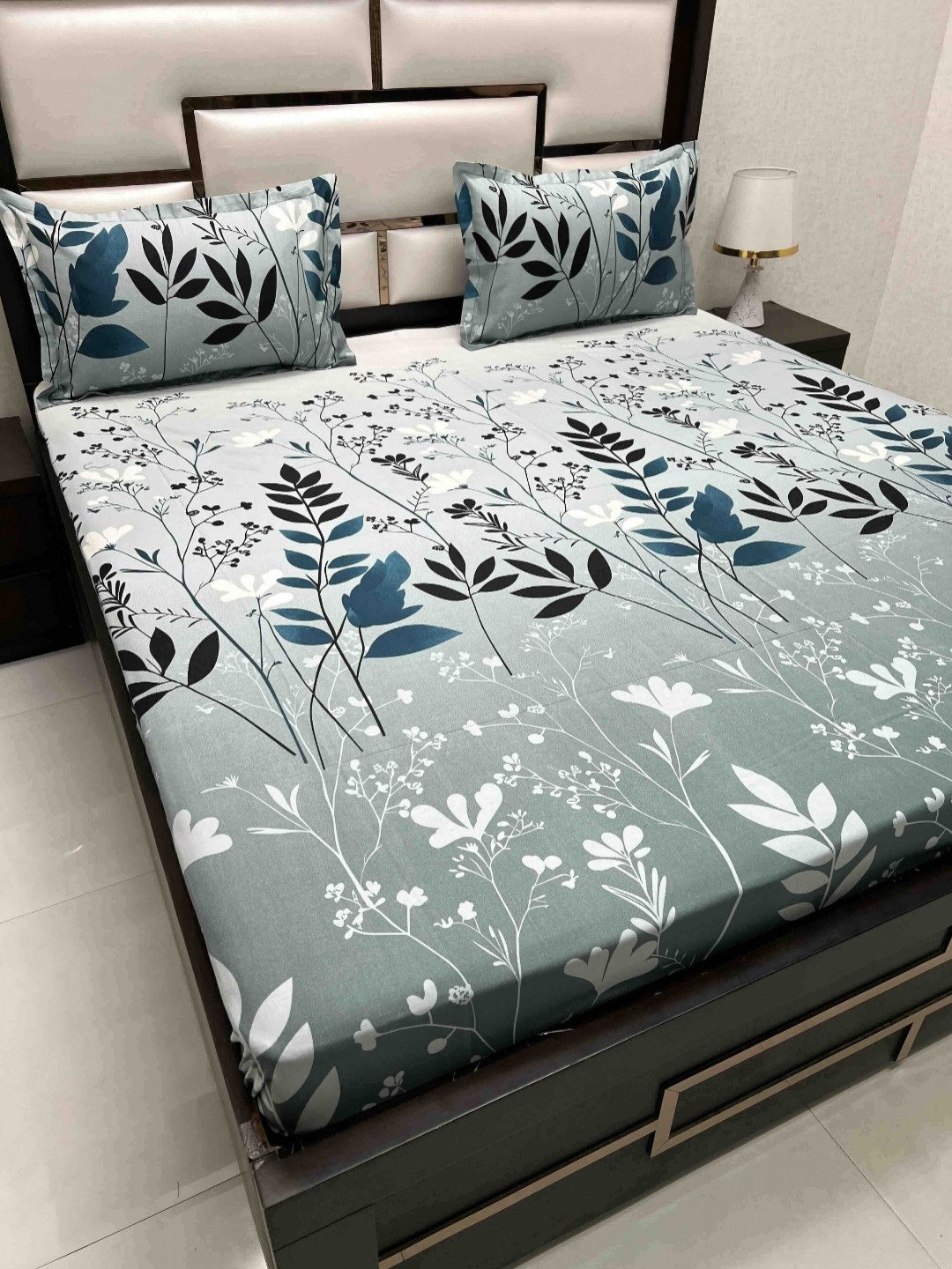Pure Decor Passion Fur Blue Floral 220 TC Pure Cotton Queen Bedsheet Set 2.27 m x 2.56 m
Pure Decor Passion Fur Blue Floral 220 TC Pure Cotton Queen Bedsheet Set 2.27 m x 2.56 m