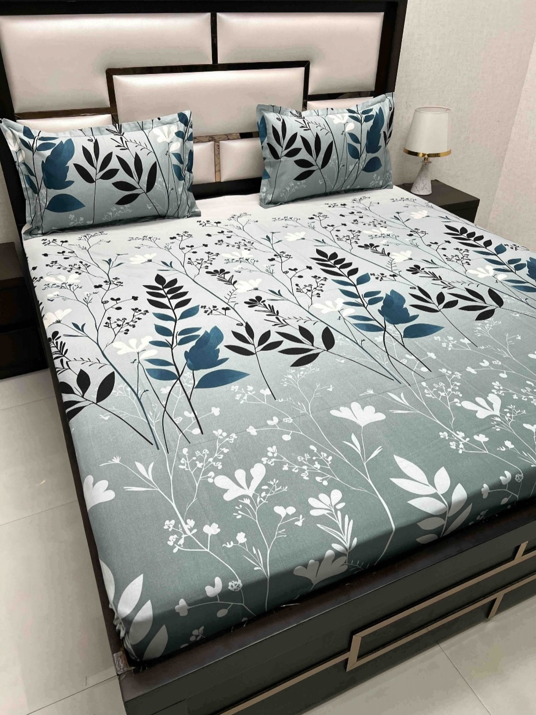 Pure Decor Passion Fur Blue Printed 330 TC Pure Cotton Queen Bedsheet Set 2.28 m x 2.56 m
Pure Decor Passion Fur Blue Printed 330 TC Pure Cotton Queen Bedsheet Set 2.28 m x 2.56 m