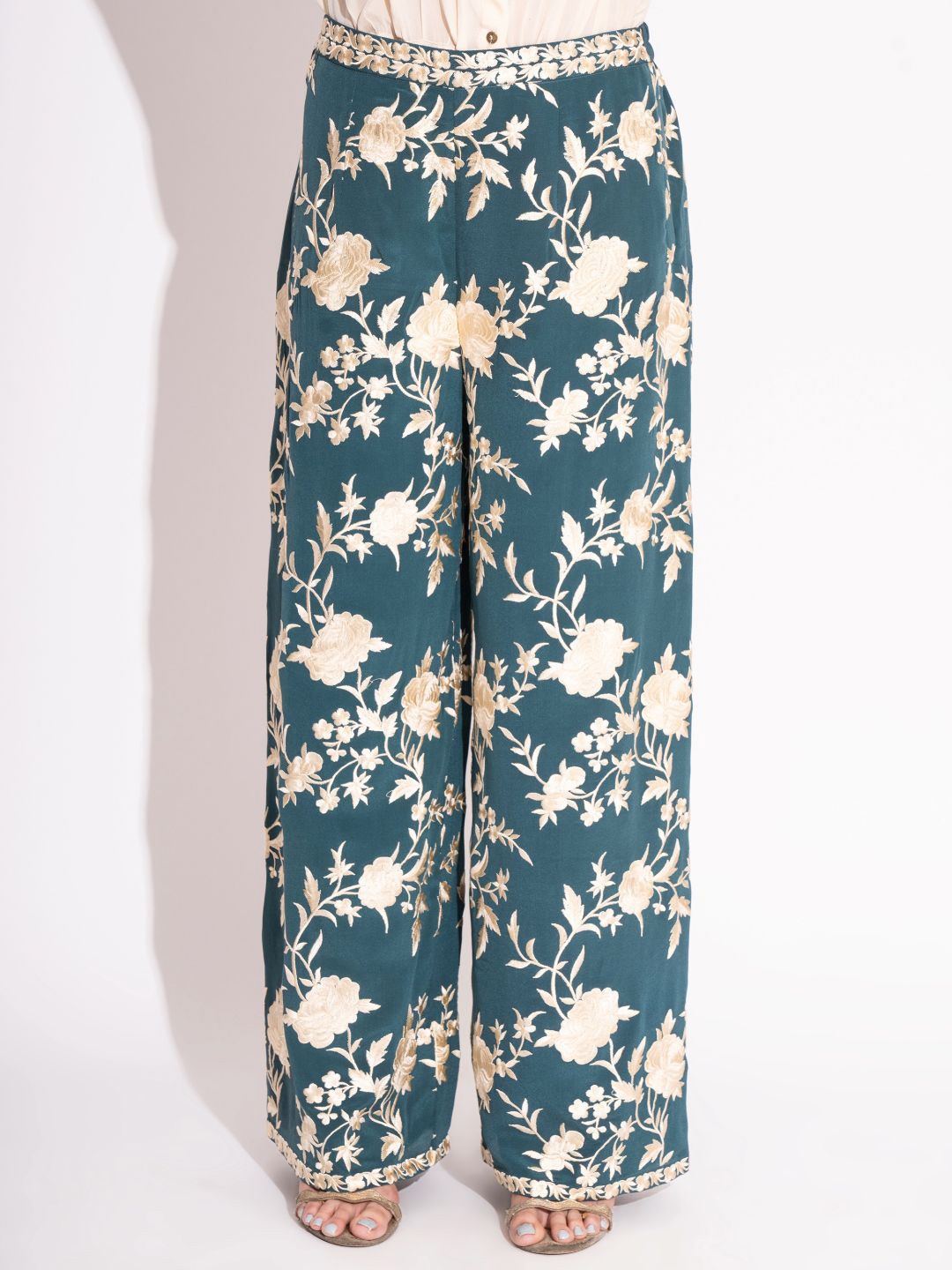 HOUSE OF INARI Women Floral Embroidered Mid-Rise Easy Wash Straight Trousers, Blue
HOUSE OF INARI Women Floral Embroidered Mid-Rise Easy Wash Straight Trousers, Blue