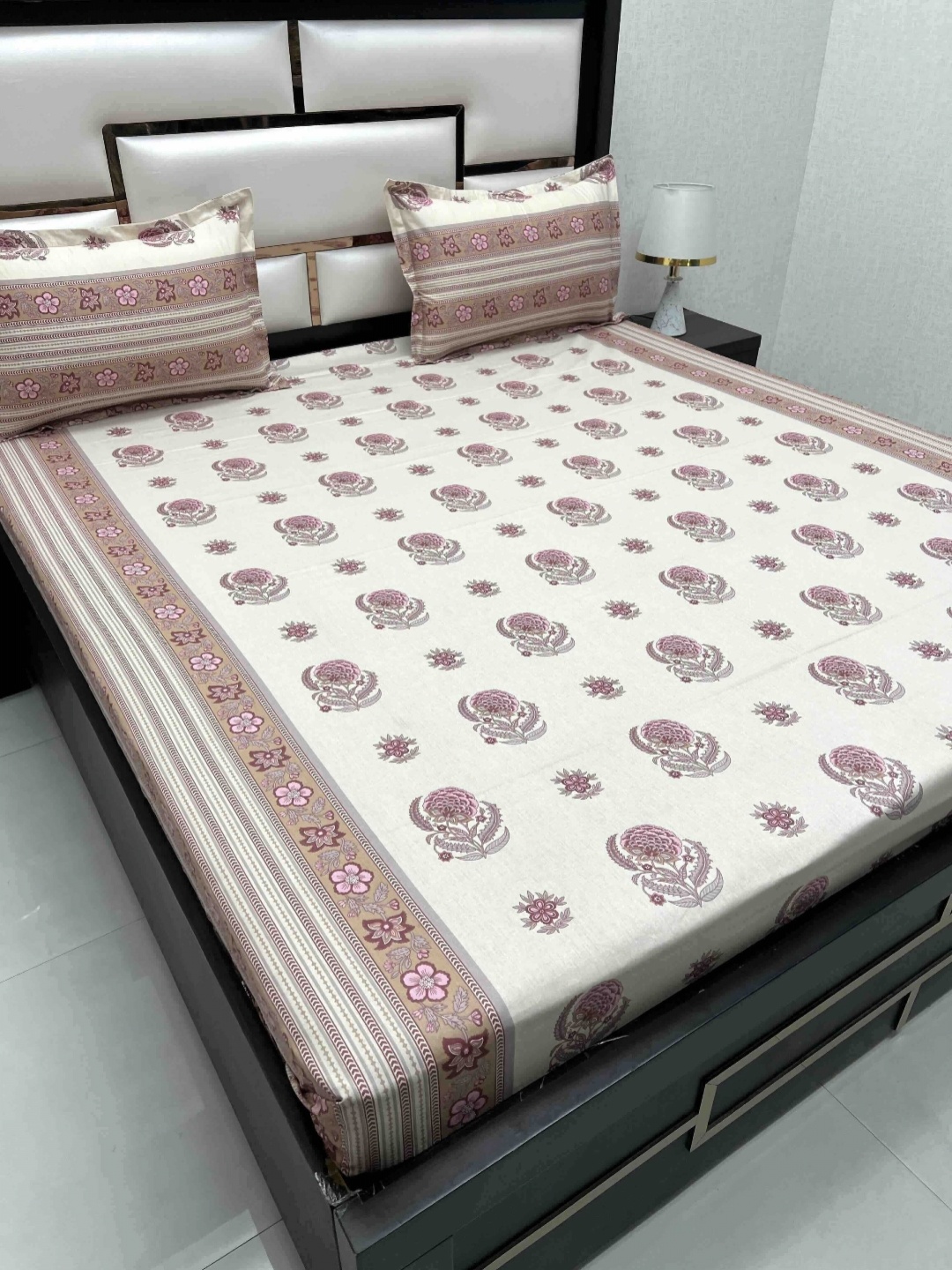 Pure Decor Royal Passion White Floral Cotton 400 TC Queen Bedsheet Set 2.27 m x 2.55 m
Pure Decor Royal Passion White Floral Cotton 400 TC Queen Bedsheet Set 2.27 m x 2.55 m