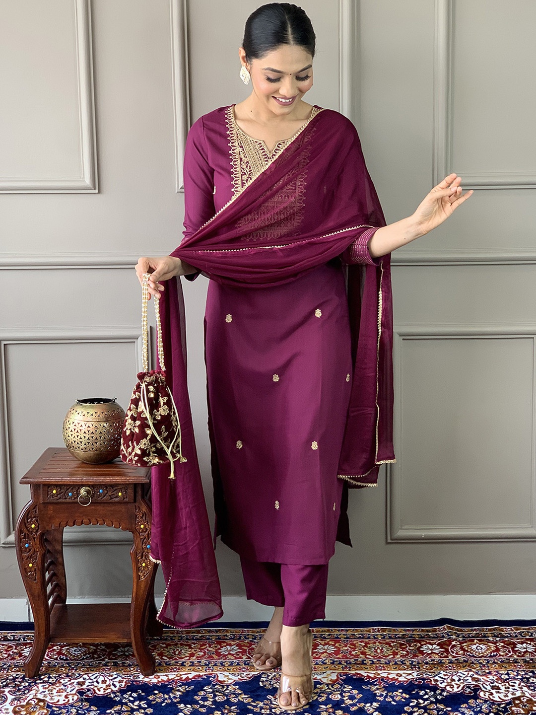 Jinax Women Floral Embroidered Regular Thread Work Kurta with Trousers & With Dupatta, Purple
Jinax Women Floral Embroidered Regular Thread Work Kurta with Trousers & With Dupatta, Purple