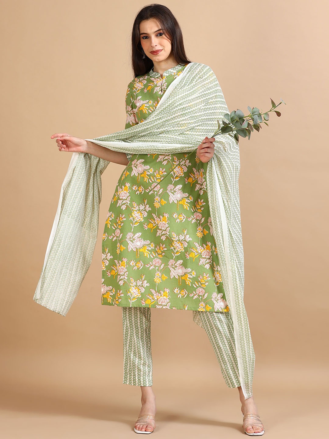 Marcia Women Floral Printed Regular Pure Cotton Kurta with Trousers & With Dupatta, Green
Marcia Women Floral Printed Regular Pure Cotton Kurta with Trousers & With Dupatta, Green
