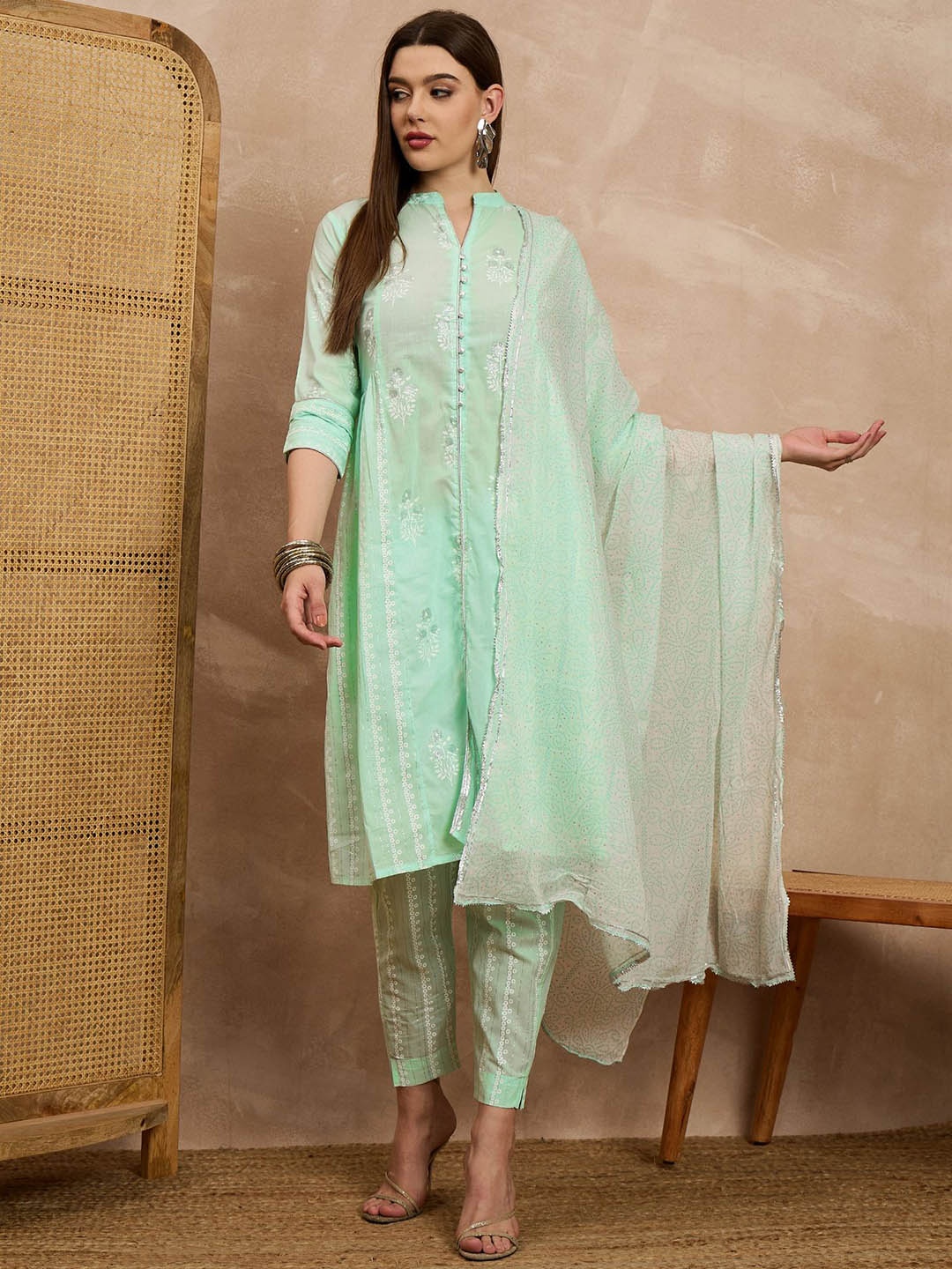 all about you Women Floral Pleated Pure Cotton Kurta with Trousers & With Dupatta, Sea green
all about you Women Floral Pleated Pure Cotton Kurta with Trousers & With Dupatta, Sea green