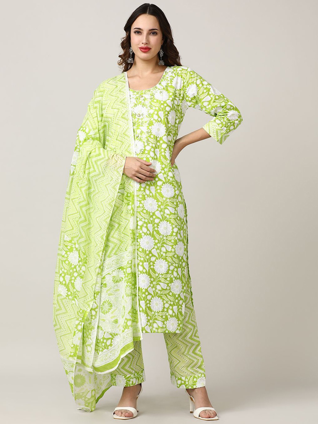Jaipur Kurti Women Floral Embroidered Regular Thread Work Pure Cotton Kurta with Trousers & With Dupatta, Green
Jaipur Kurti Women Floral Embroidered Regular Thread Work Pure Cotton Kurta with Trousers & With Dupatta, Green