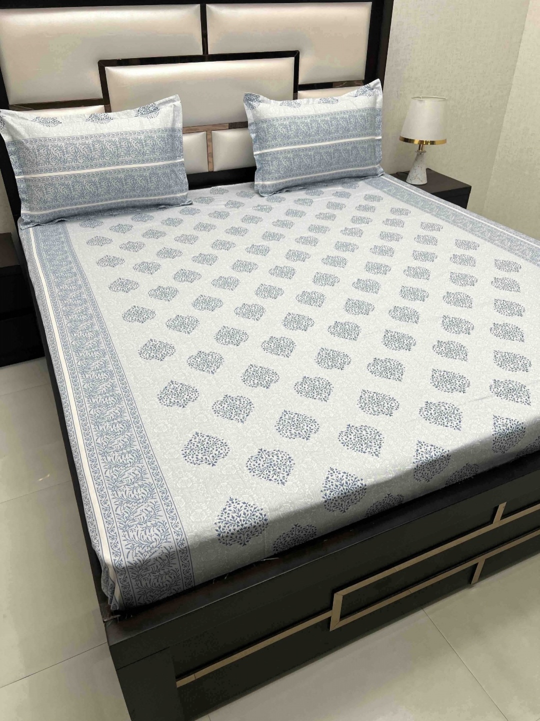 Pure Decor Royal Passion Blue Printed Pure Cotton 240 TC Queen Bedsheet Set 2.54 x 2.26 m
Pure Decor Royal Passion Blue Printed Pure Cotton 240 TC Queen Bedsheet Set 2.54 x 2.26 m