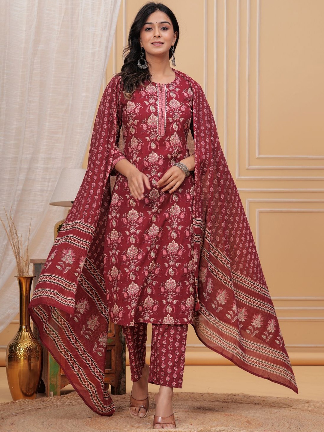 RANI PRINTS Women Floral Printed Regular Pure Cotton Kurta with Trousers & With Dupatta, Maroon
RANI PRINTS Women Floral Printed Regular Pure Cotton Kurta with Trousers & With Dupatta, Maroon
