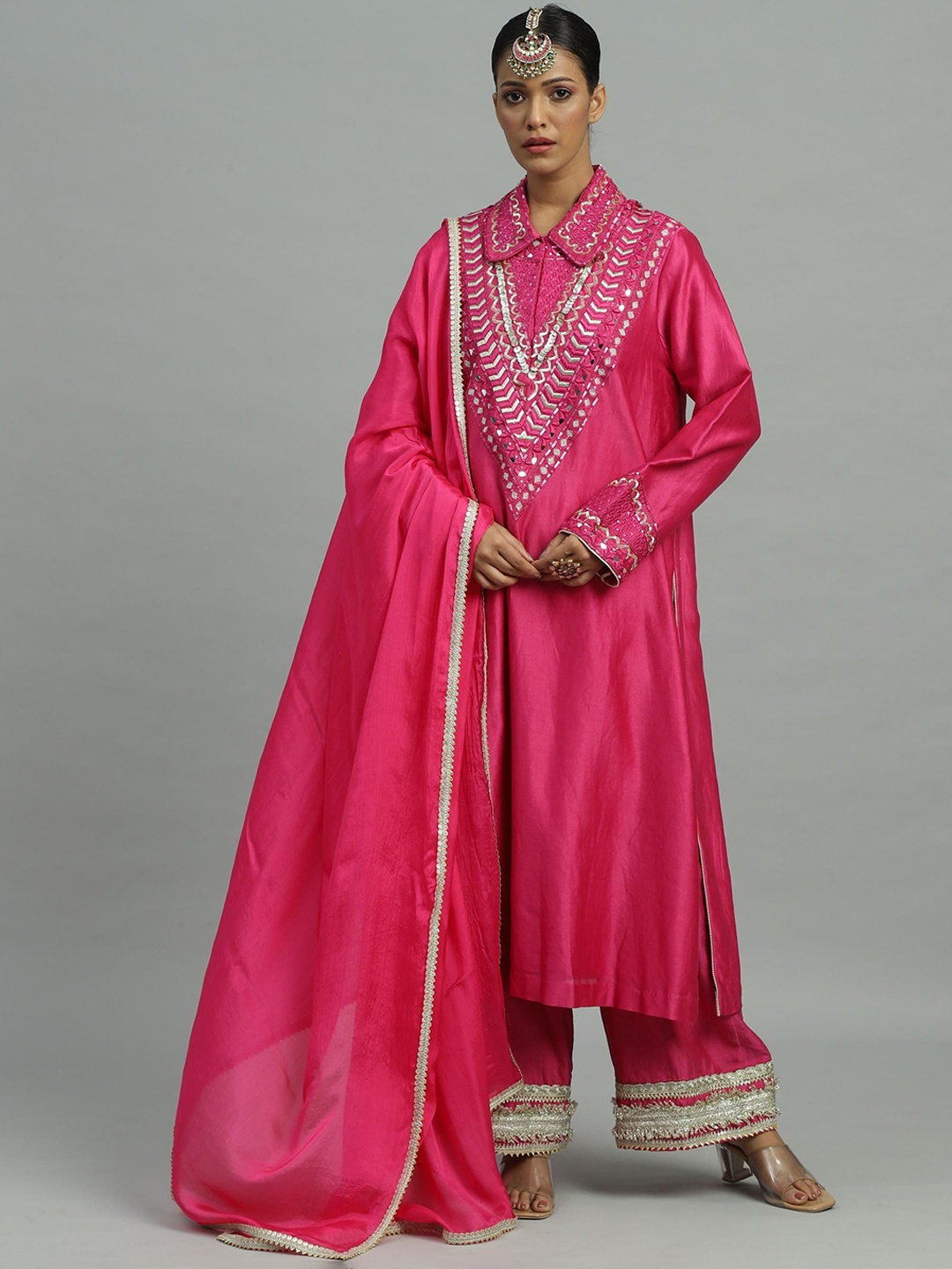 Siyona by Ankurita Women Embroidered Regular Sequinned Chanderi Silk Kurta with Trousers & With Dupatta, Pink
Siyona by Ankurita Women Embroidered Regular Sequinned Chanderi Silk Kurta with Trousers & With Dupatta, Pink
