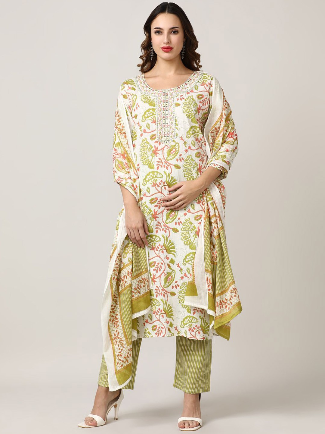 Jaipur Kurti Women Floral Embroidered Regular Thread Work Pure Cotton Kurta with Trousers & With Dupatta, Off white
Jaipur Kurti Women Floral Embroidered Regular Thread Work Pure Cotton Kurta with Trousers & With Dupatta, Off white