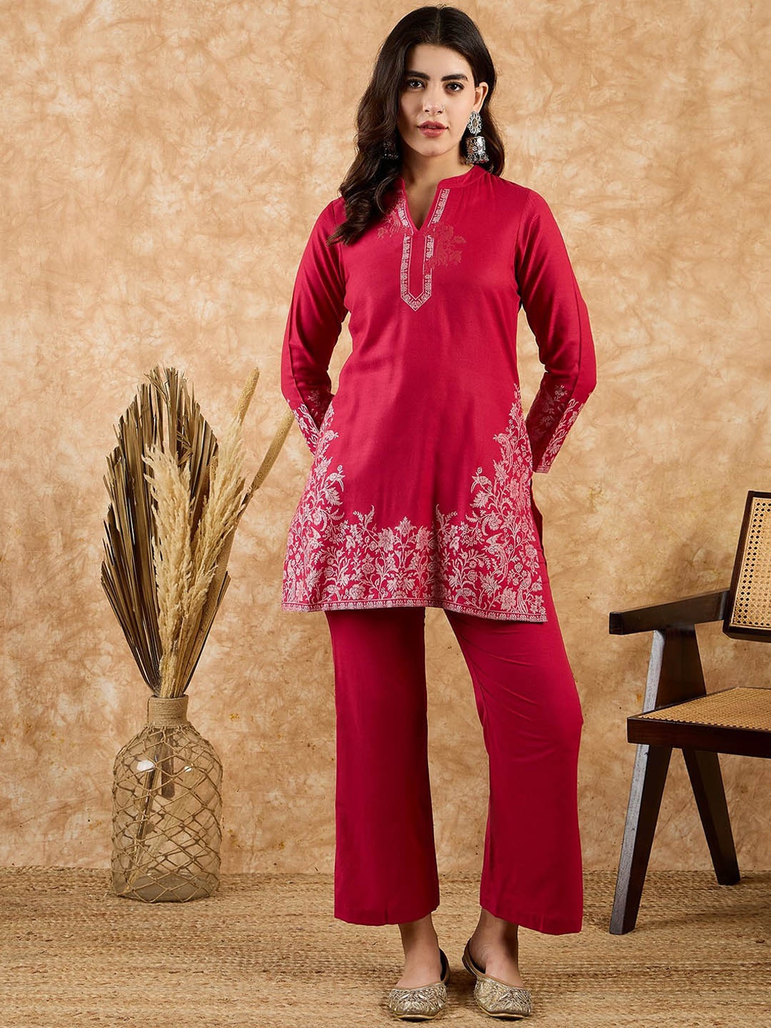 SAHASIKA Floral Self Design Mandarin Collar Three-Quarter Sleeves Top & Trouser, Pink
SAHASIKA Floral Self Design Mandarin Collar Three-Quarter Sleeves Top & Trouser, Pink