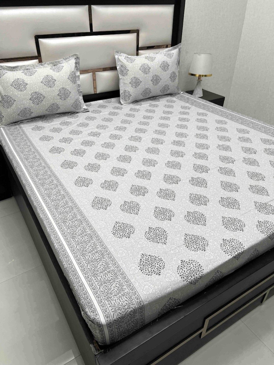Pure Decor Royal Passion White 380 TC Pure Cotton Queen Bedsheet Set-2.27 m x 2.55 m, Grey
Pure Decor Royal Passion White 380 TC Pure Cotton Queen Bedsheet Set-2.27 m x 2.55 m, Grey