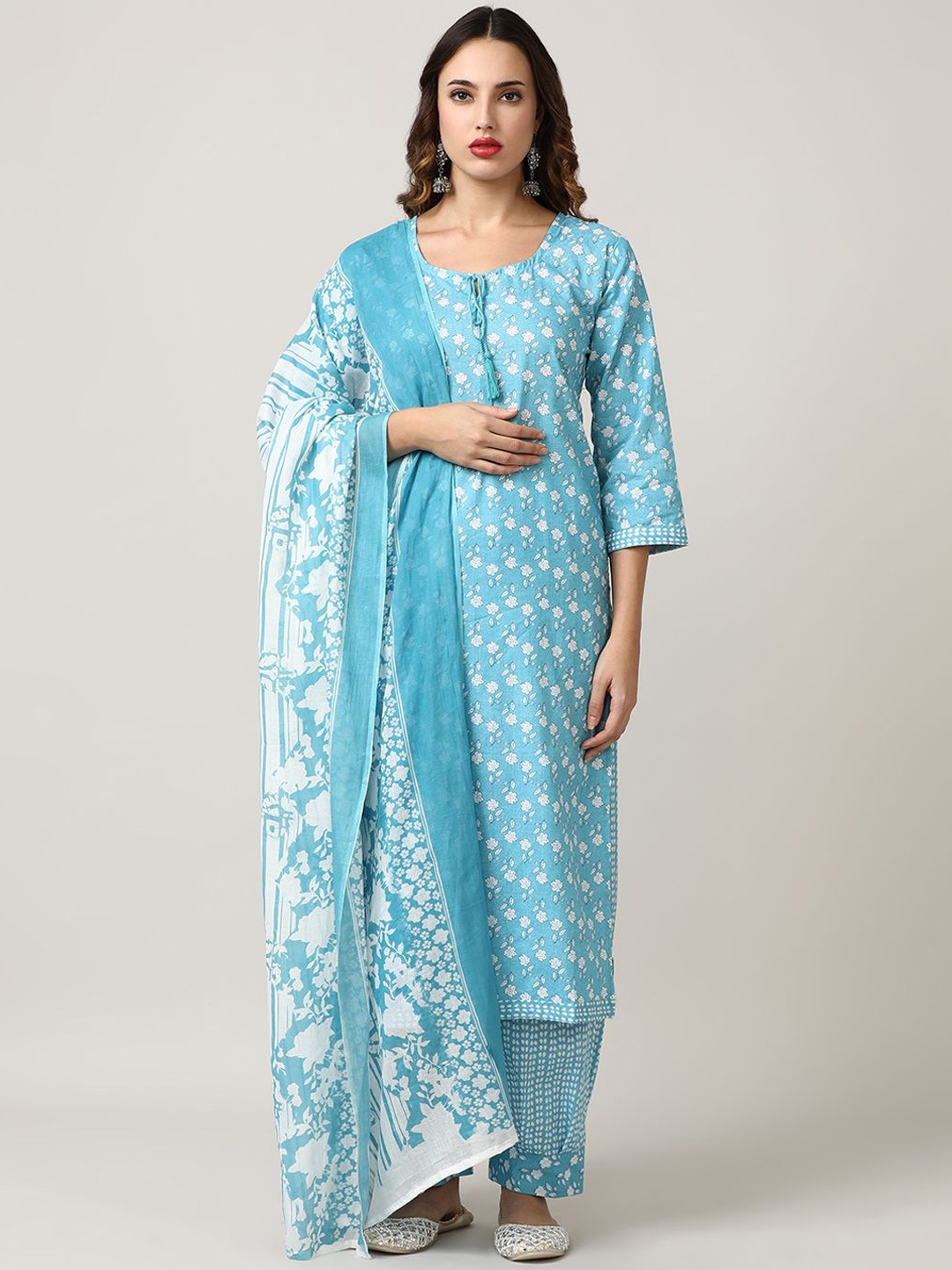 Jaipur Kurti Women Floral Printed Regular Thread Work Pure Cotton Kurta with Trousers & With Dupatta, Blue
Jaipur Kurti Women Floral Printed Regular Thread Work Pure Cotton Kurta with Trousers & With Dupatta, Blue