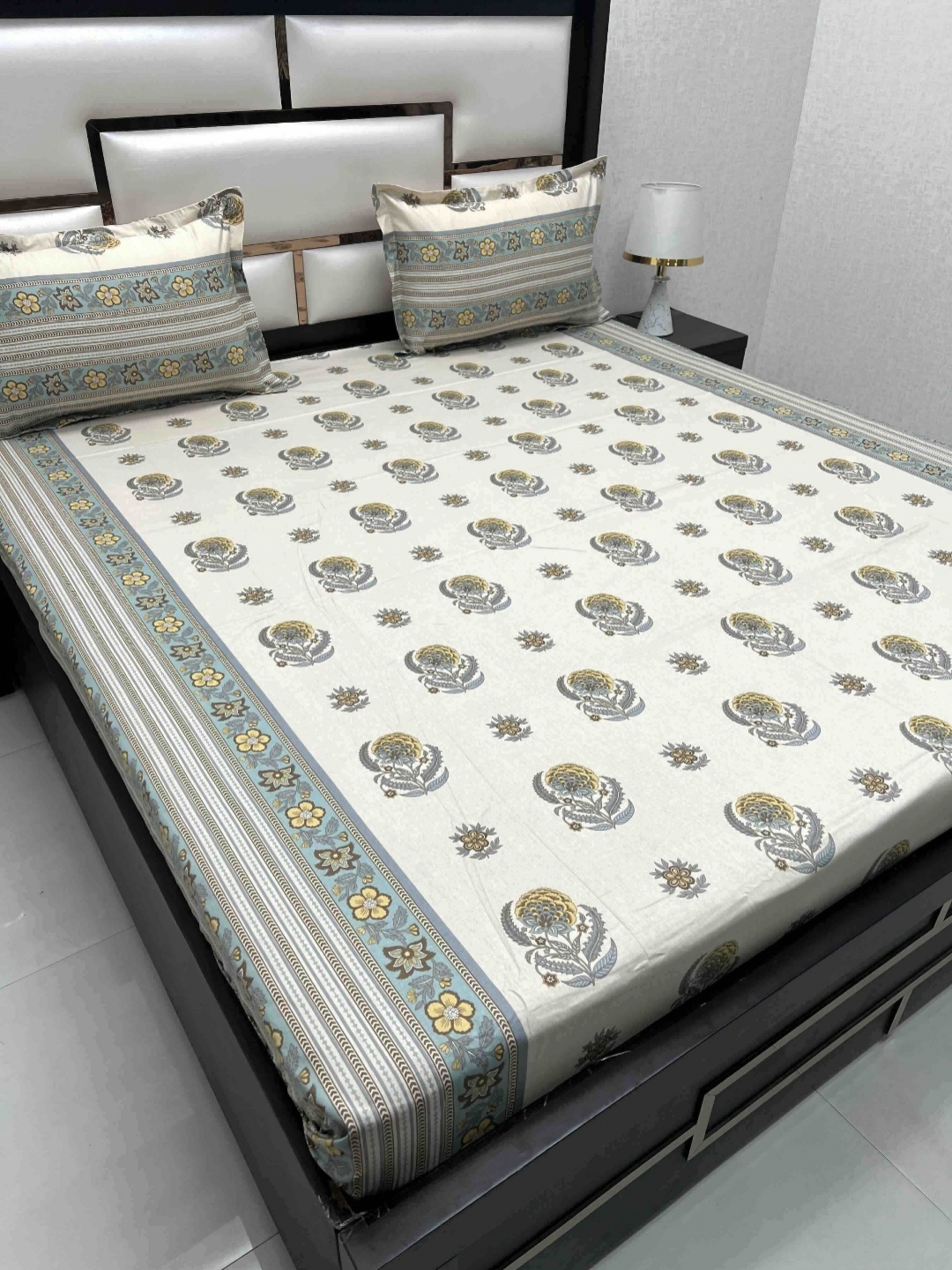 Pure Decor Royal Passion Blue 400 TC Pure Cotton Queen Bedsheet Set-2.27 m x 2.55 m, White
Pure Decor Royal Passion Blue 400 TC Pure Cotton Queen Bedsheet Set-2.27 m x 2.55 m, White