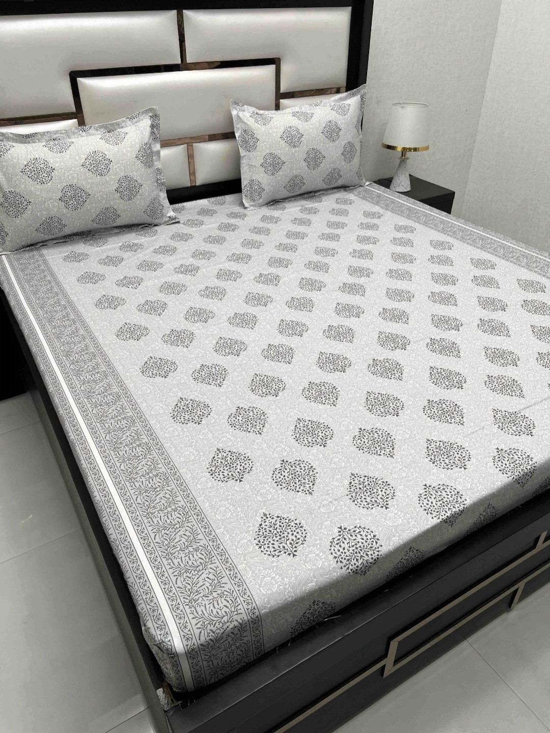 Pure Decor Royal Passion White 230 TC Pure Cotton Queen Bedsheet Set-2.27 m x 2.55 m, Grey
Pure Decor Royal Passion White 230 TC Pure Cotton Queen Bedsheet Set-2.27 m x 2.55 m, Grey