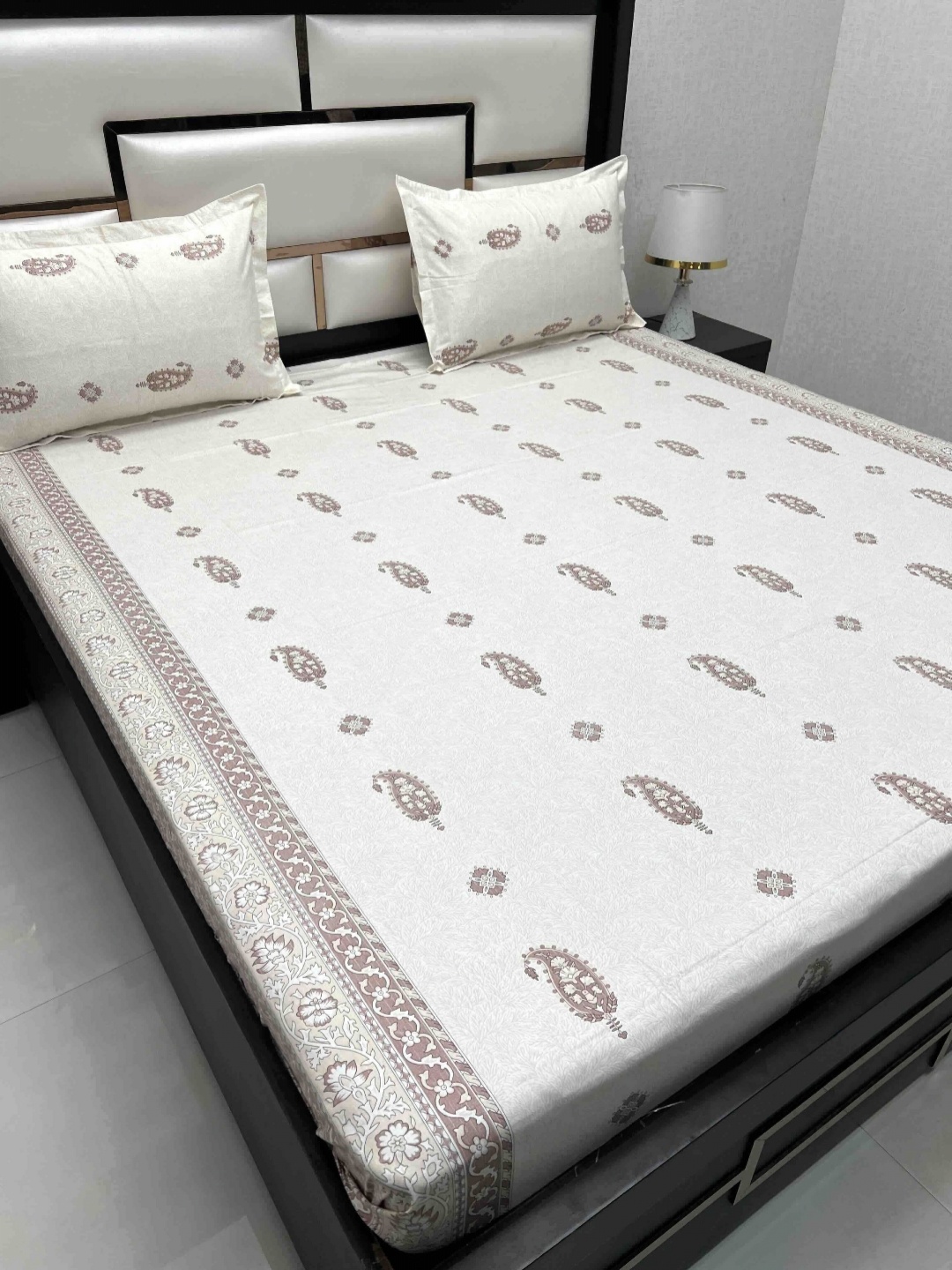 Pure Decor Royal Passion White 400 TC Pure Cotton Queen Bedsheet Set-2.27 m x 2.55 m, Peach
Pure Decor Royal Passion White 400 TC Pure Cotton Queen Bedsheet Set-2.27 m x 2.55 m, Peach