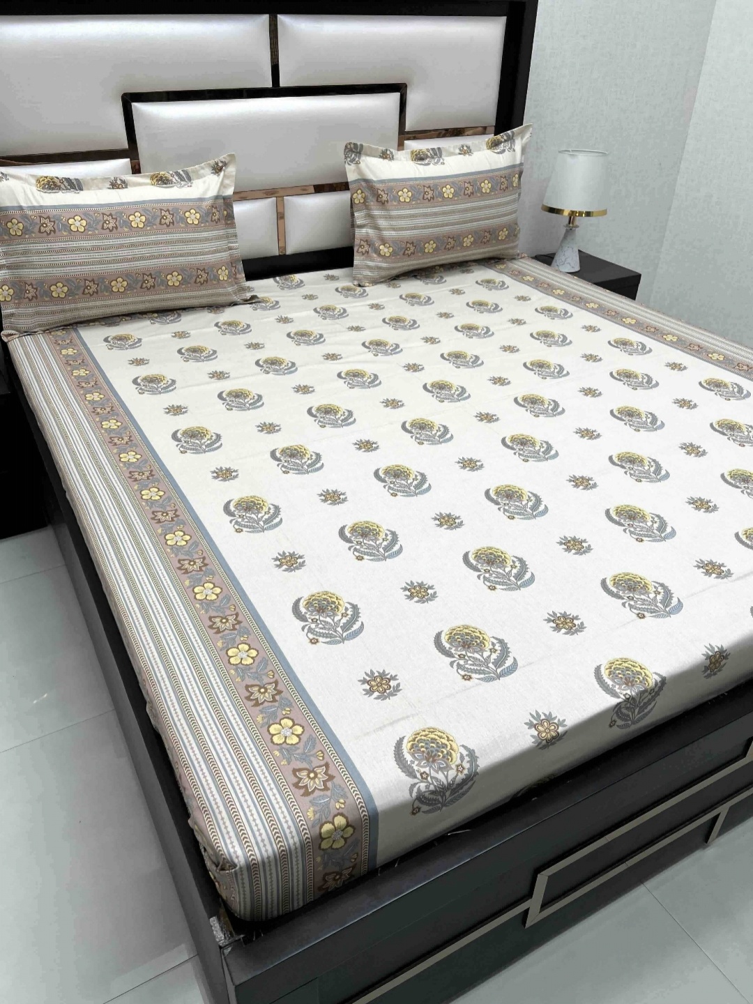 Pure Decor Royal Passion Grey Floral Cotton 350 TC Queen Bedsheet Set 2.26 m x 2.57 m, Cream
Pure Decor Royal Passion Grey Floral Cotton 350 TC Queen Bedsheet Set 2.26 m x 2.57 m, Cream