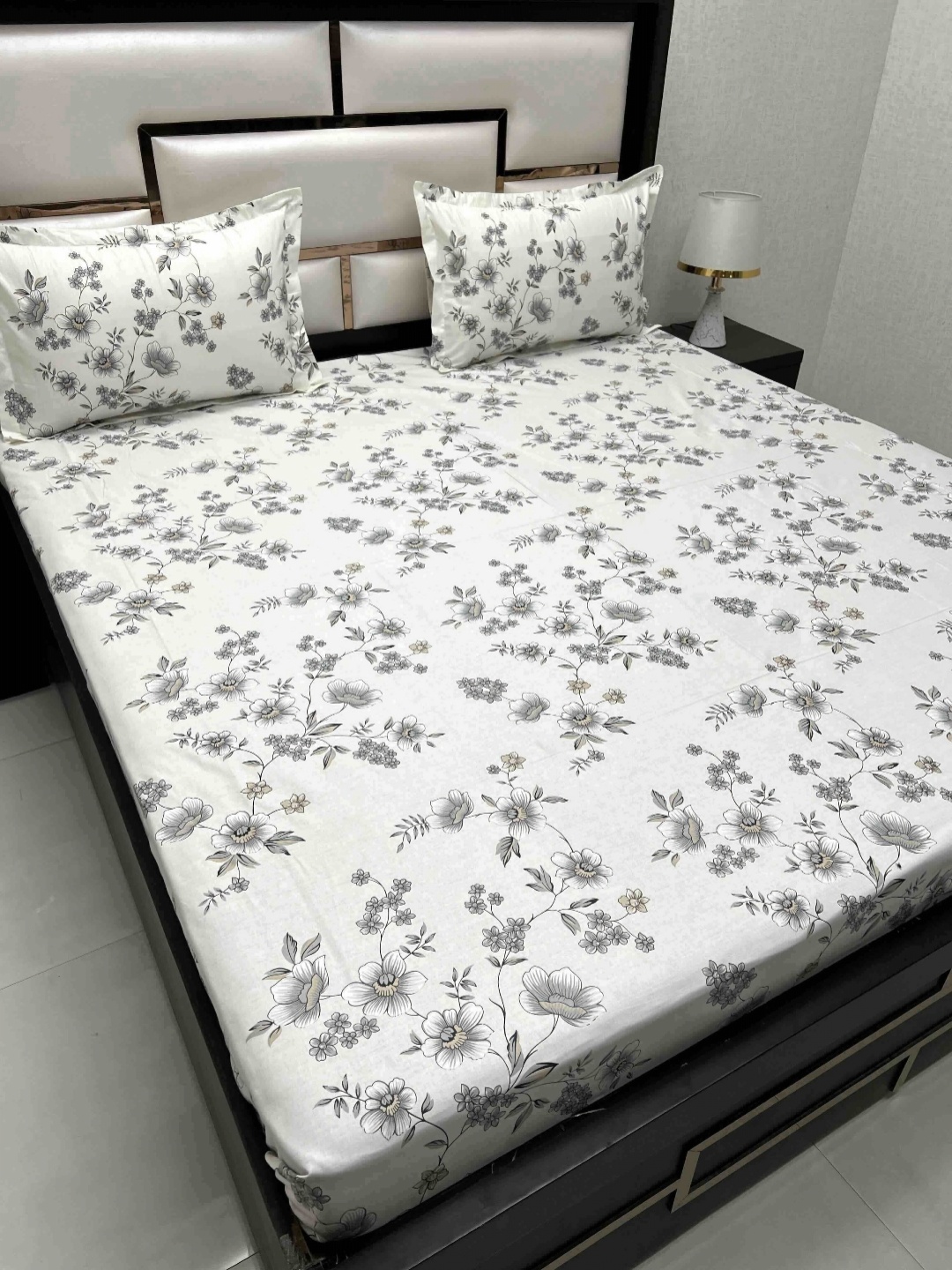 Pure Decor Royal Passion Grey 230 TC Pure Cotton Queen Bedsheet Set-2.27 m x 2.55 m, White
Pure Decor Royal Passion Grey 230 TC Pure Cotton Queen Bedsheet Set-2.27 m x 2.55 m, White
